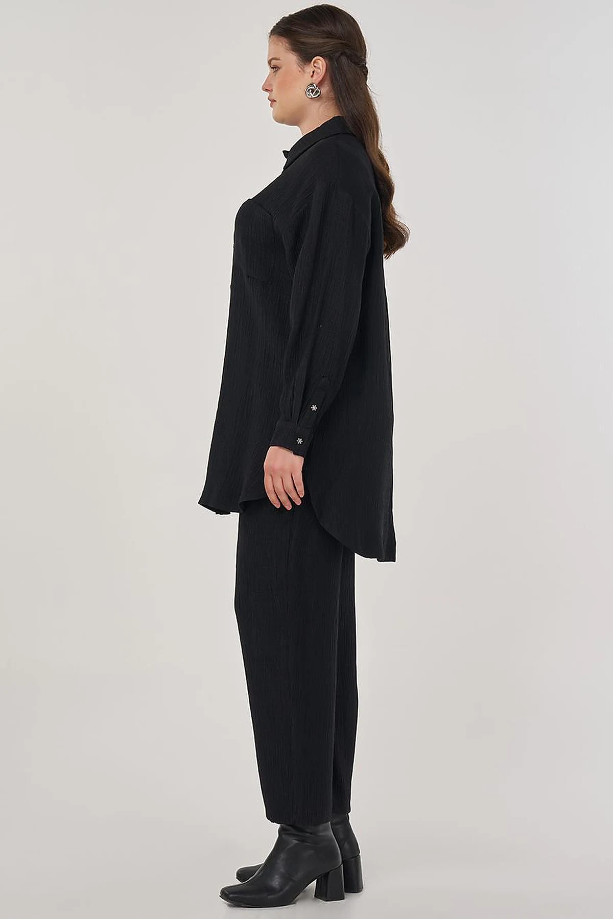 Lyocell Two-Piece Suit with Pockets in Black