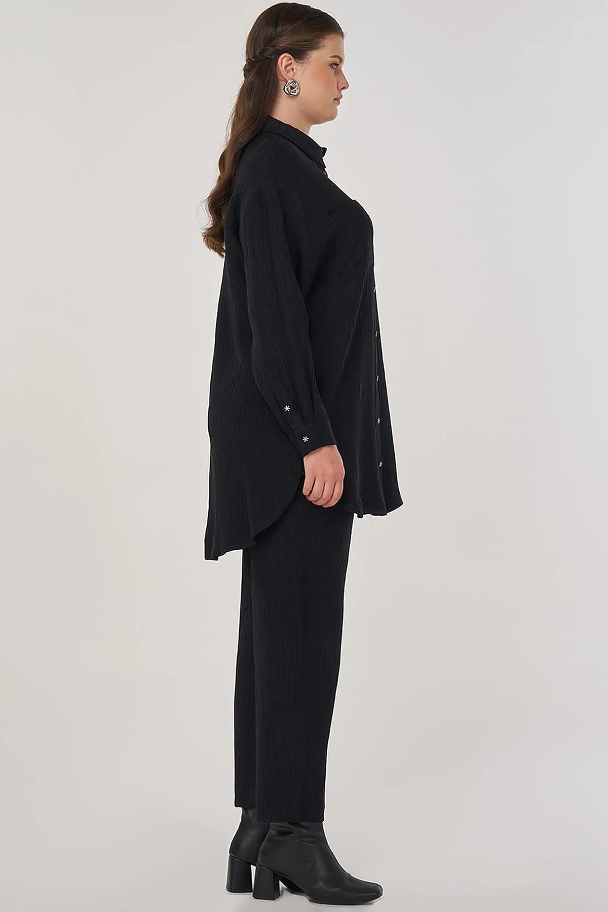 Lyocell Two-Piece Suit with Pockets in Black