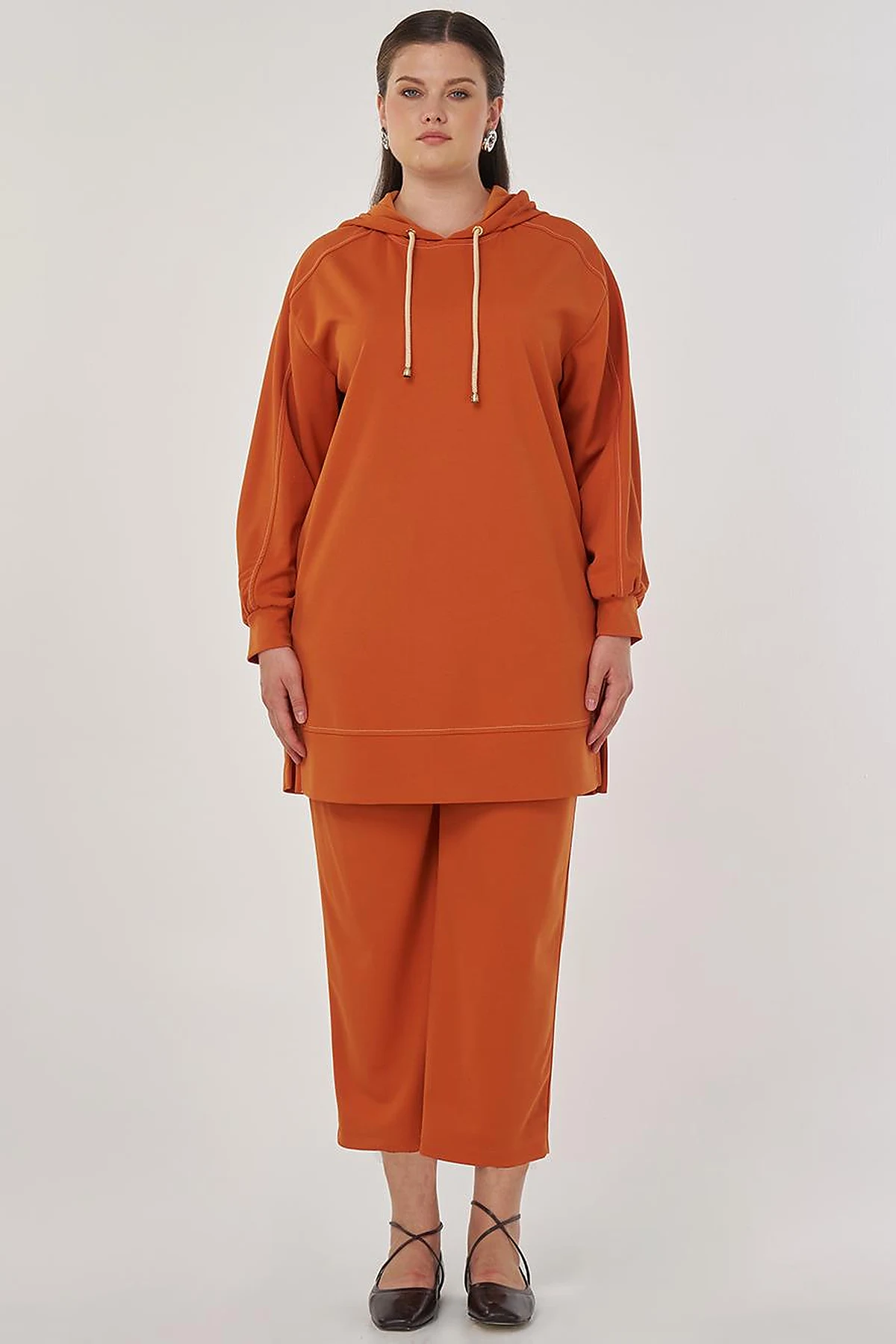 Point-Stitched Two-Piece Suit in Tobacco