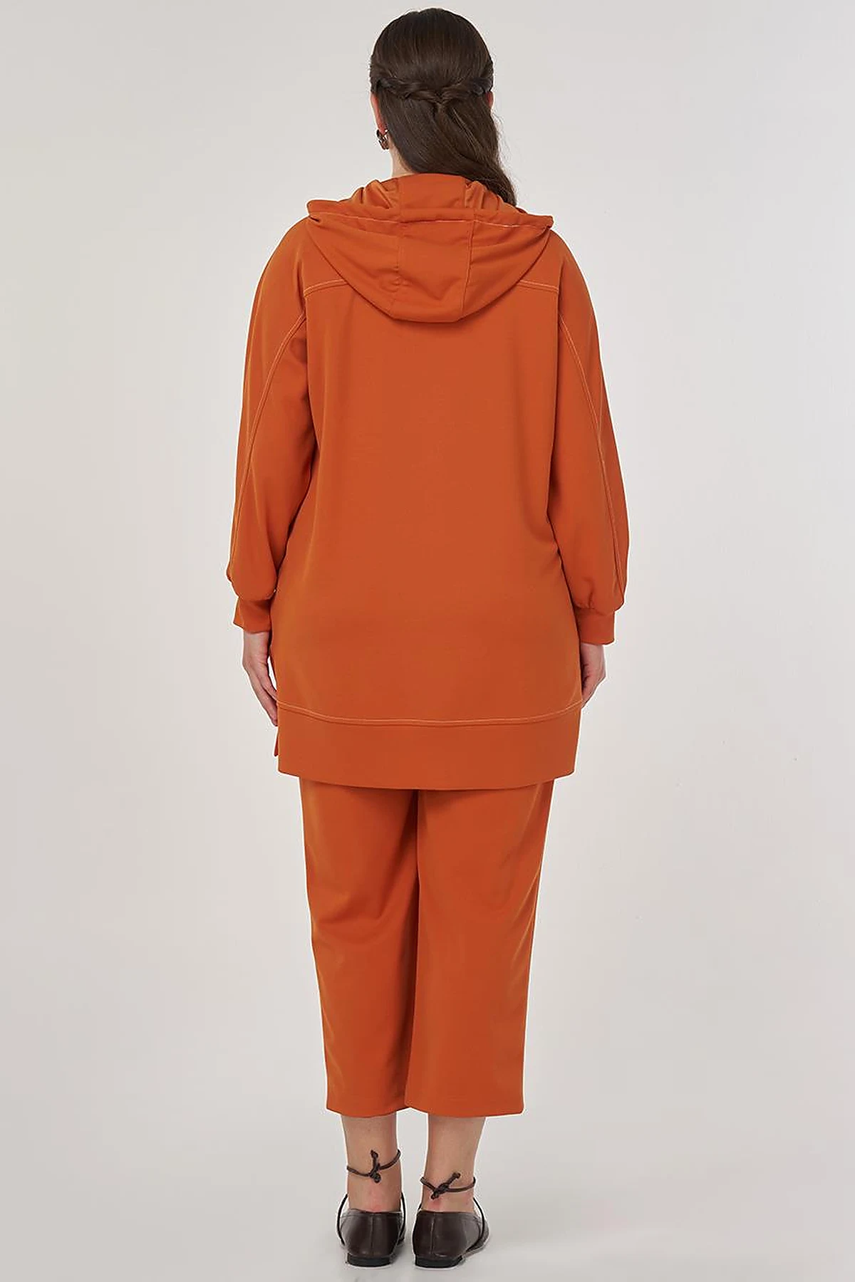 Point-Stitched Two-Piece Suit in Tobacco