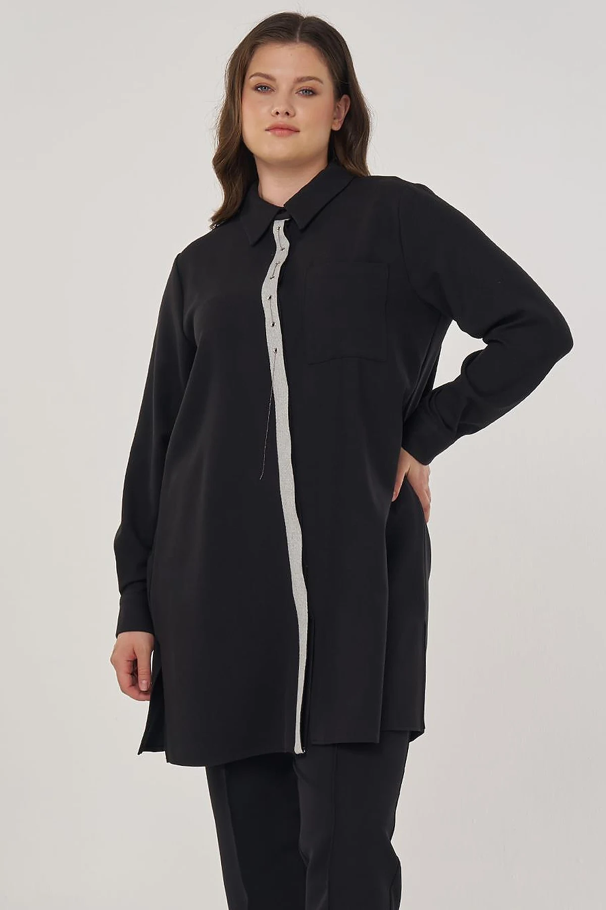 Chain-Detailed Relaxed-Cut Viscose Tunic Black