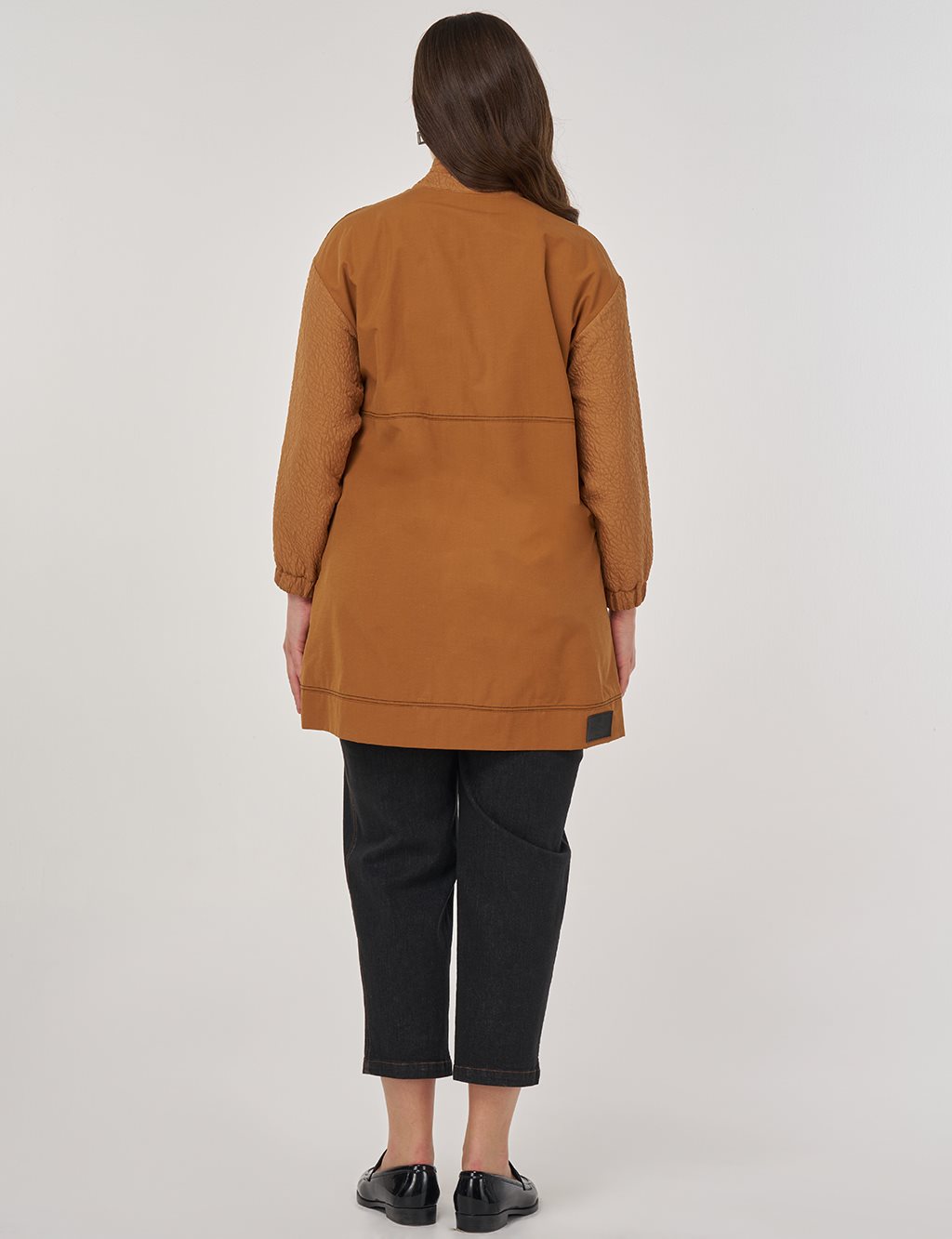 High-Neck Embossed Sweatshirt Tobacco