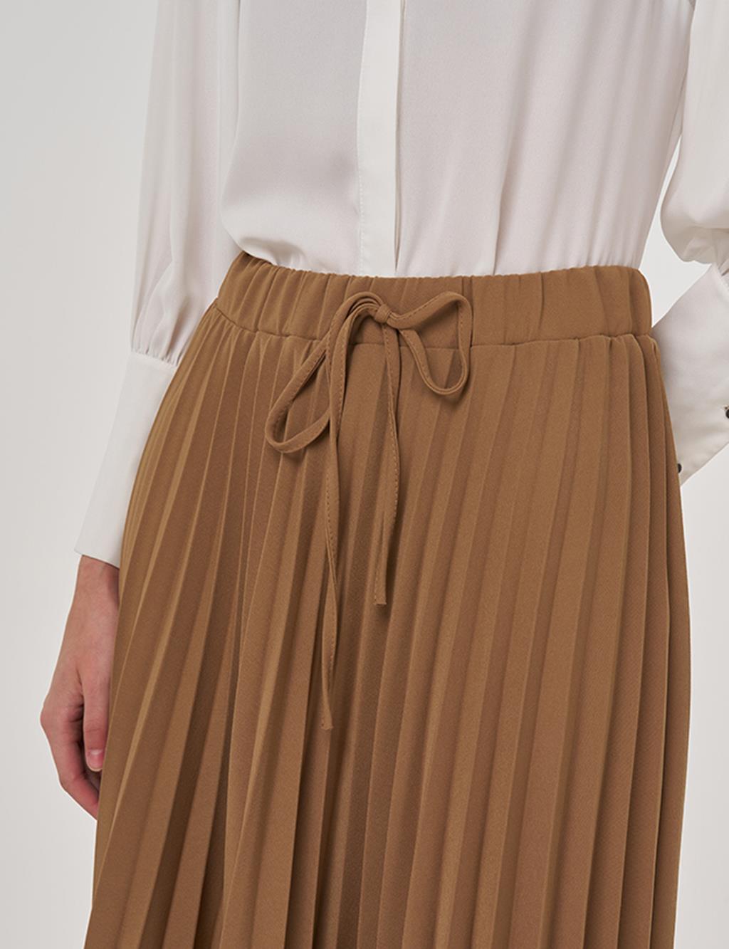 Lace-Up Pleated Skirt in Dark Olive