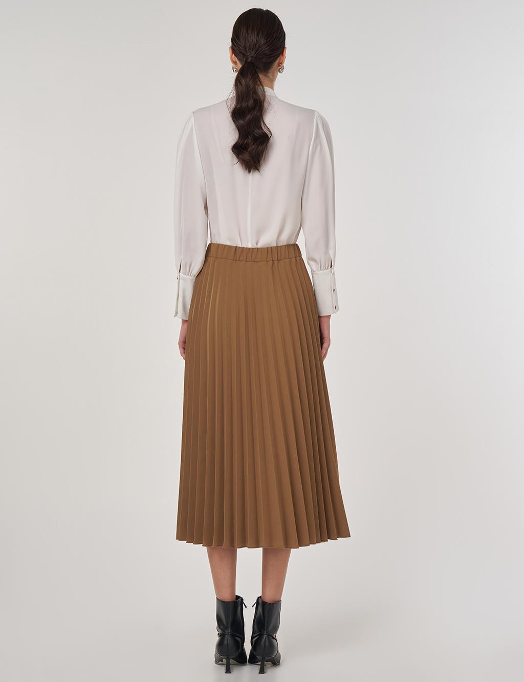 Lace-Up Pleated Skirt in Dark Olive