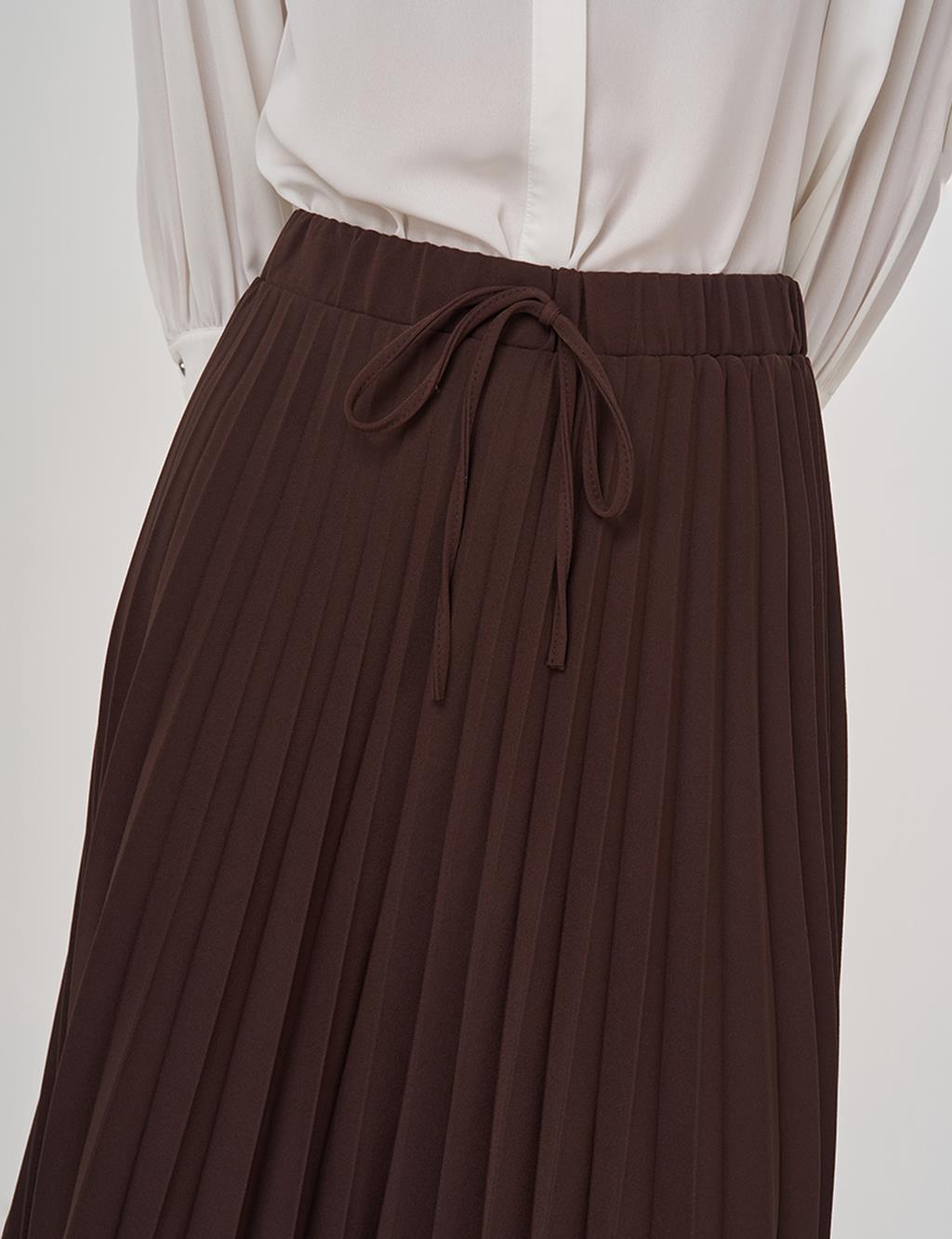 Lace-Up Pleated Skirt in Dark Brown