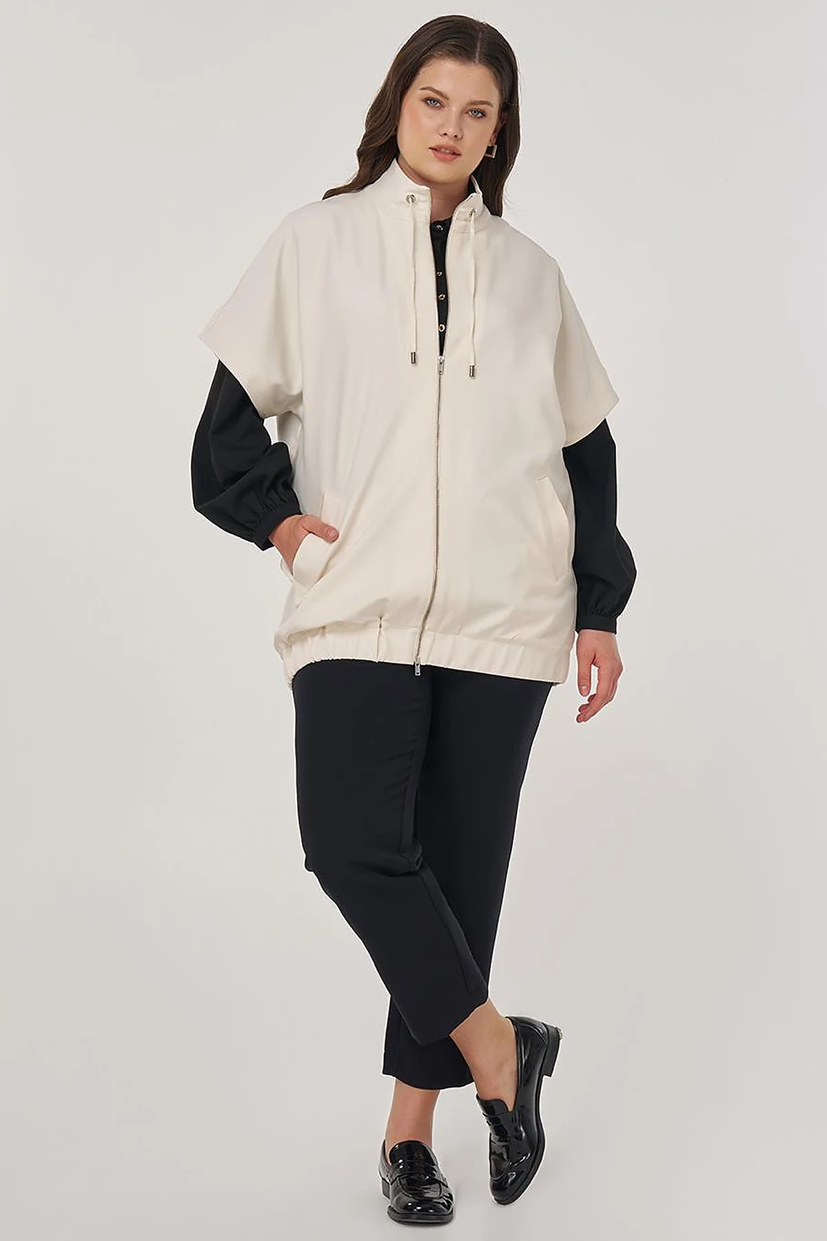 Stand-Up Collar Vest Cream
