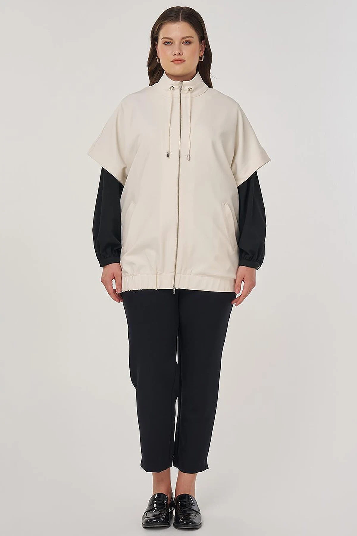 Stand-Up Collar Vest Cream