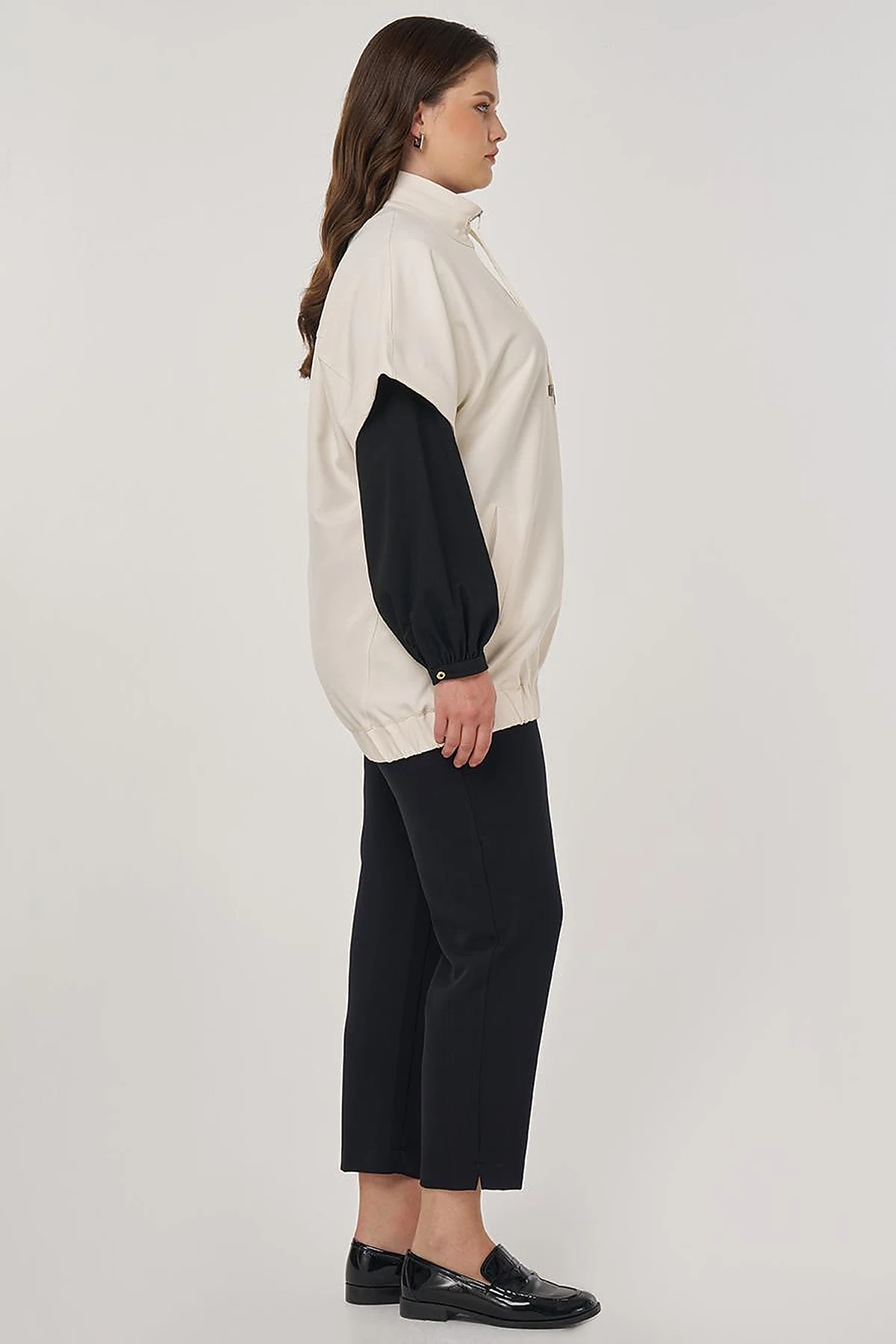 Stand-Up Collar Vest Cream