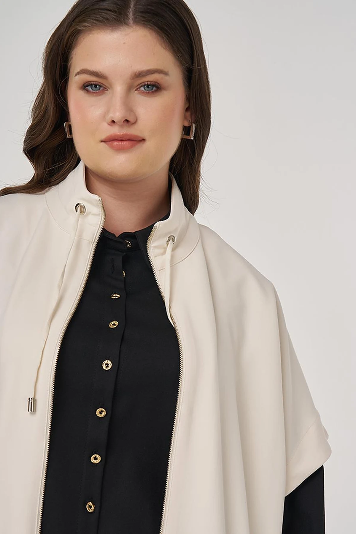 Stand-Up Collar Vest Cream