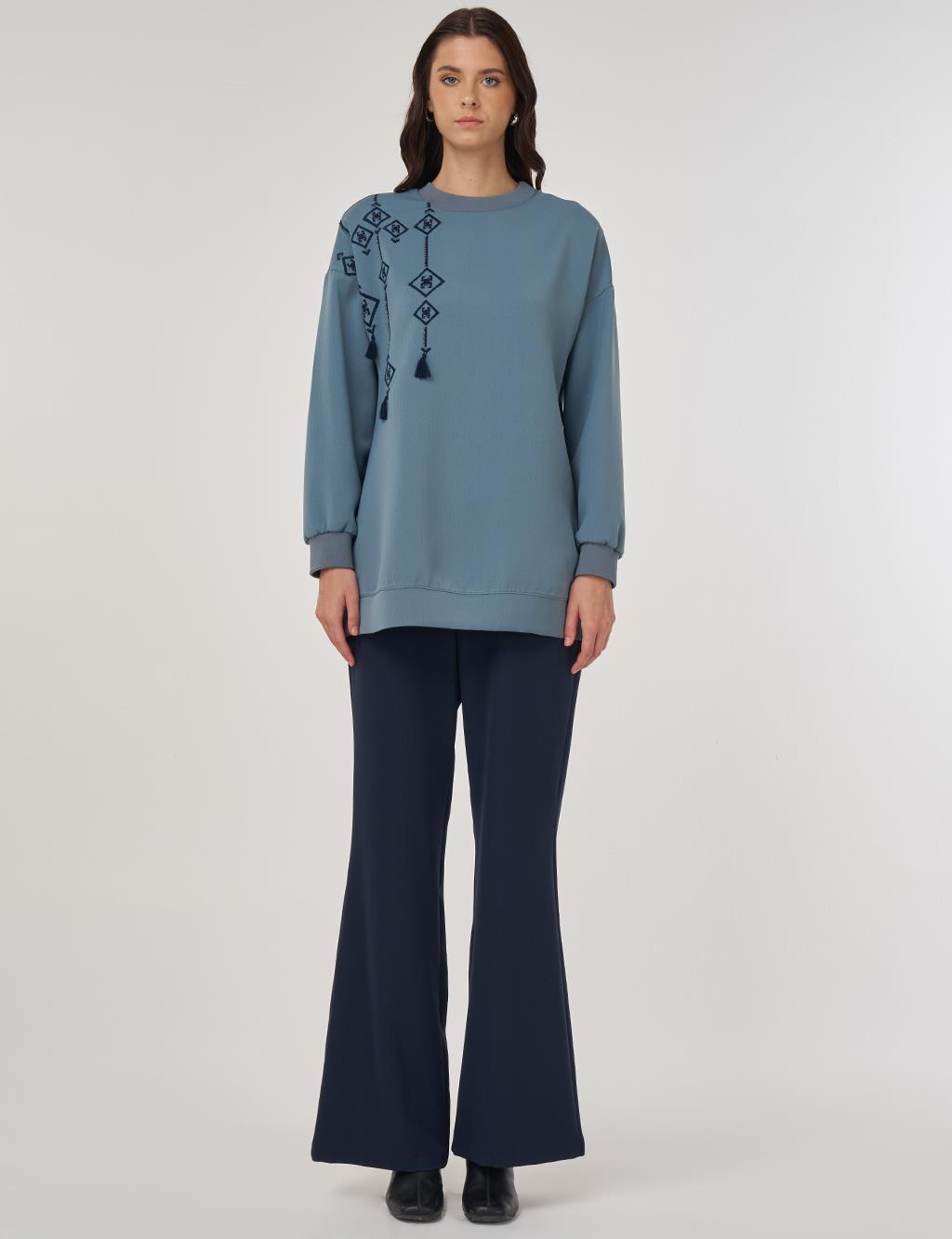 Embroidered Sweatshirt in Foggy Blue