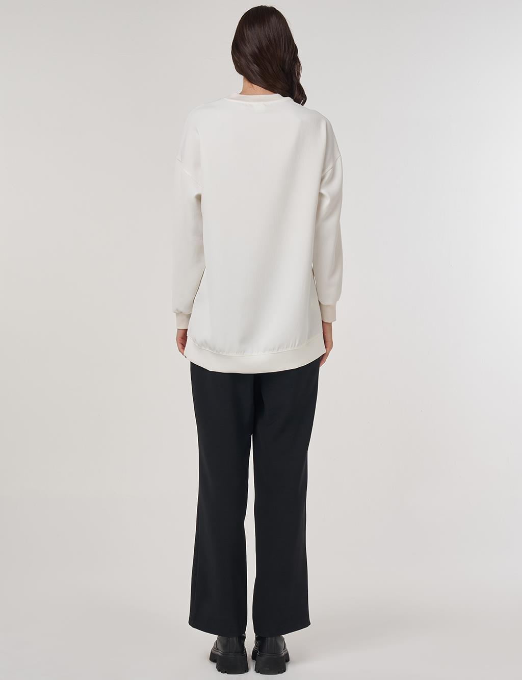 Embroidered Sweatshirt in Ecru