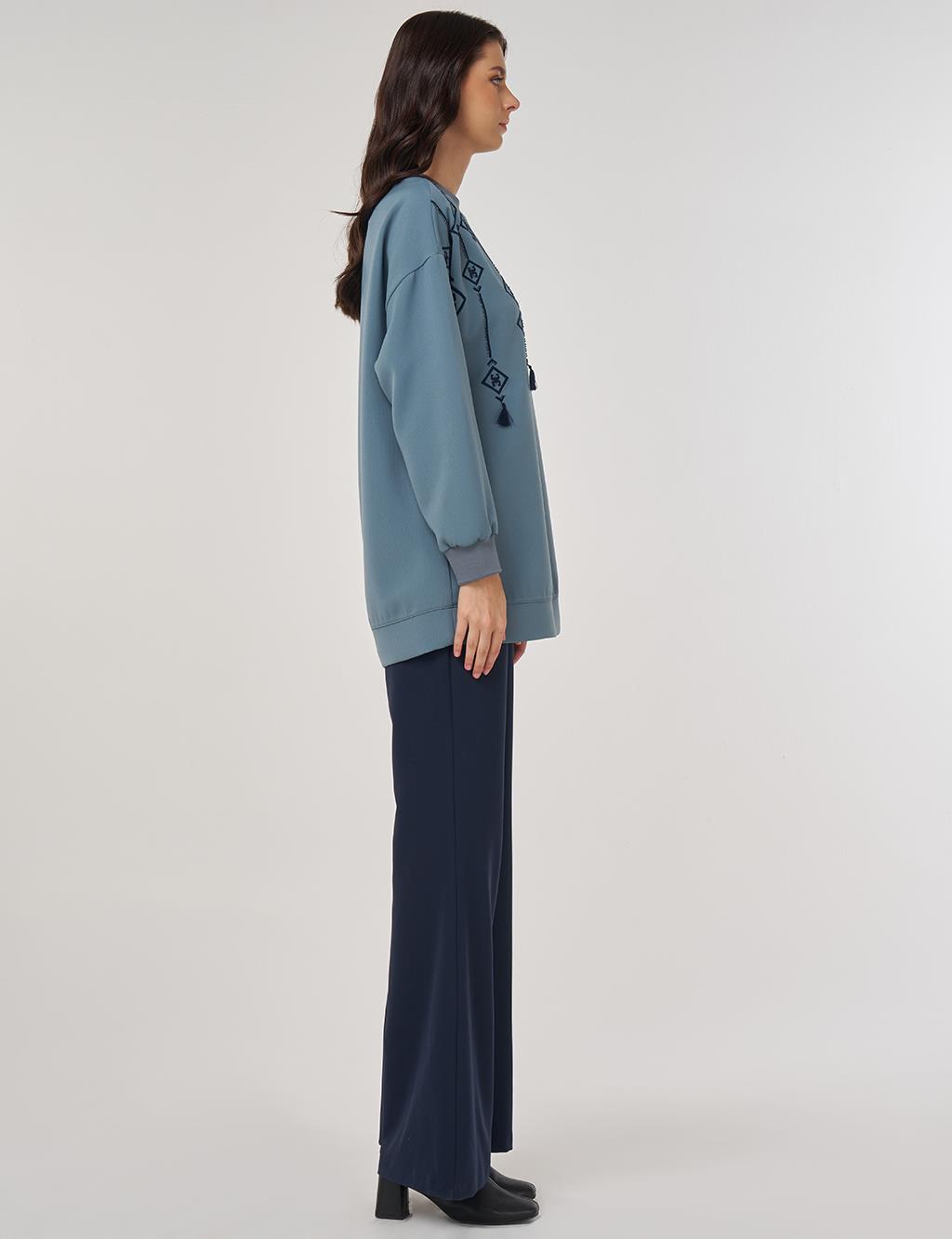 Embroidered Sweatshirt in Foggy Blue