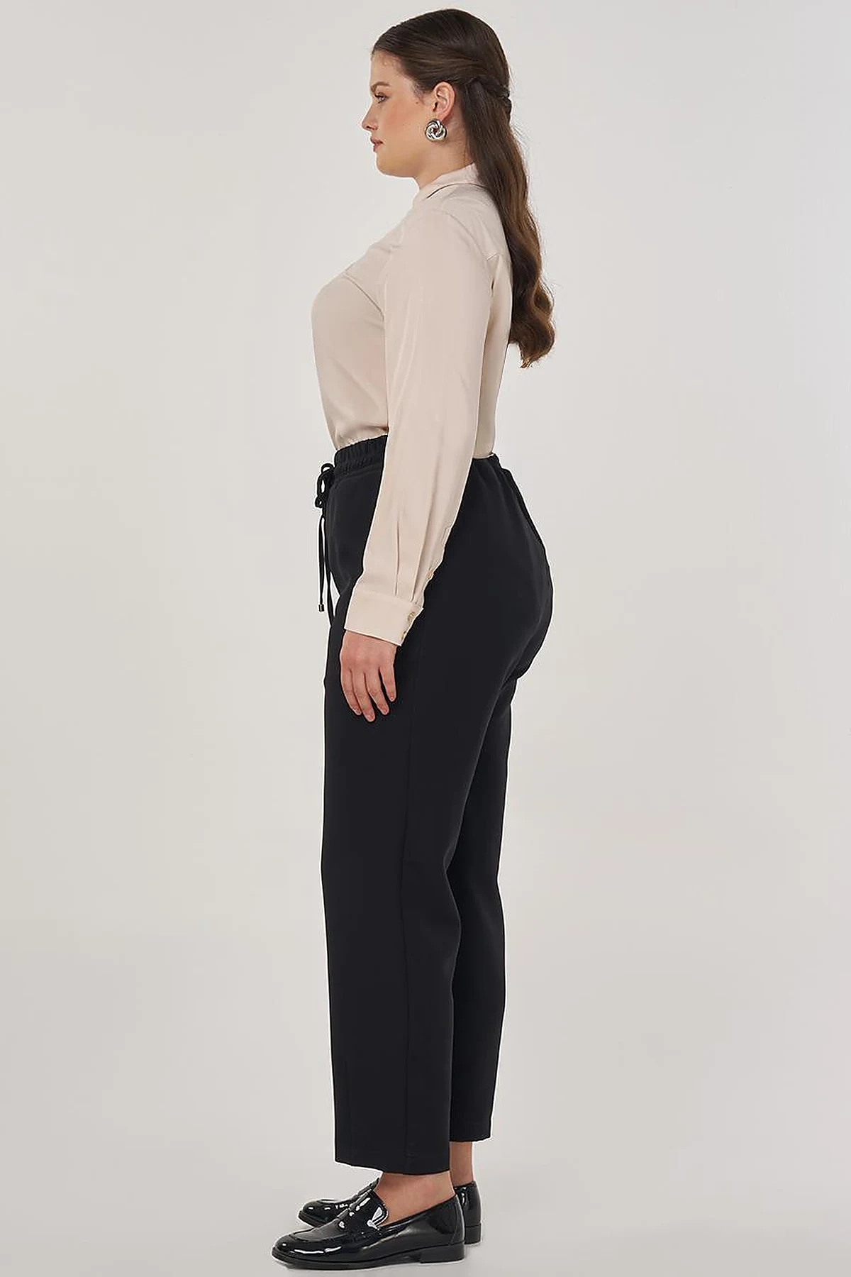 Lace-Up Relaxed-Fit Pants in Black