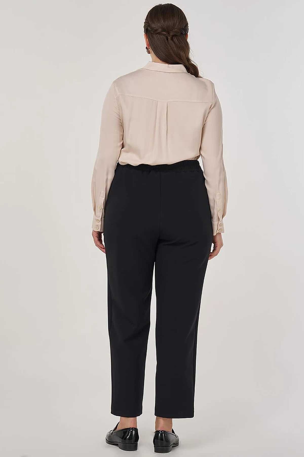 Lace-Up Relaxed-Fit Pants in Black