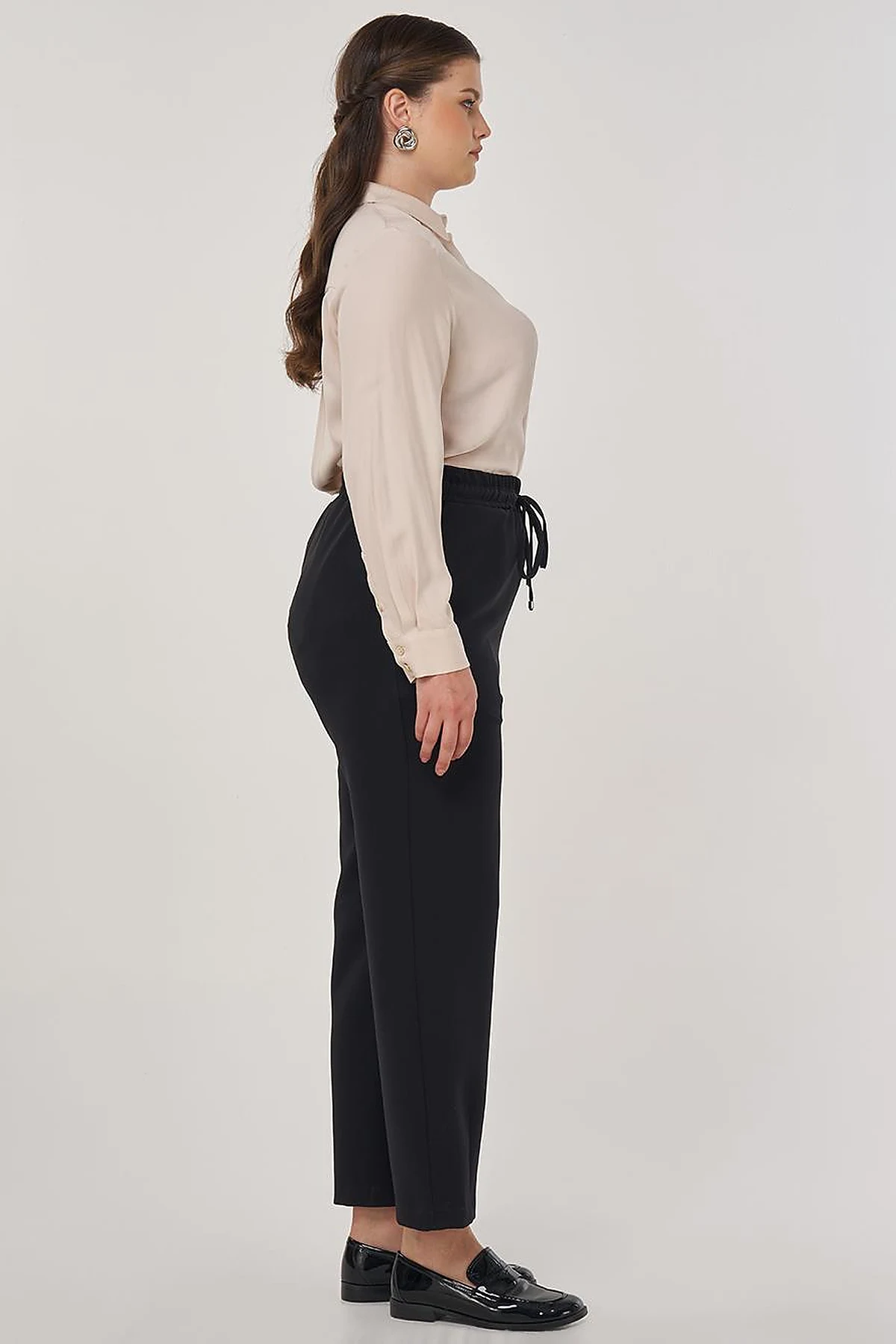 Lace-Up Relaxed-Fit Pants in Black