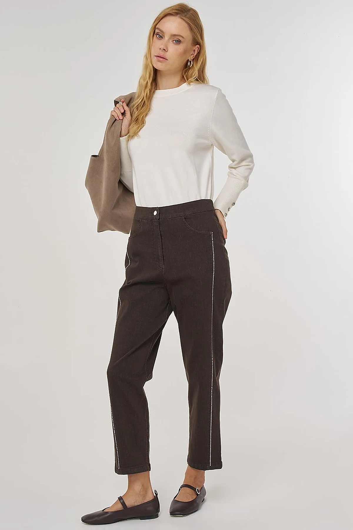 Hotfix Printed Denim Pants in Coffee
