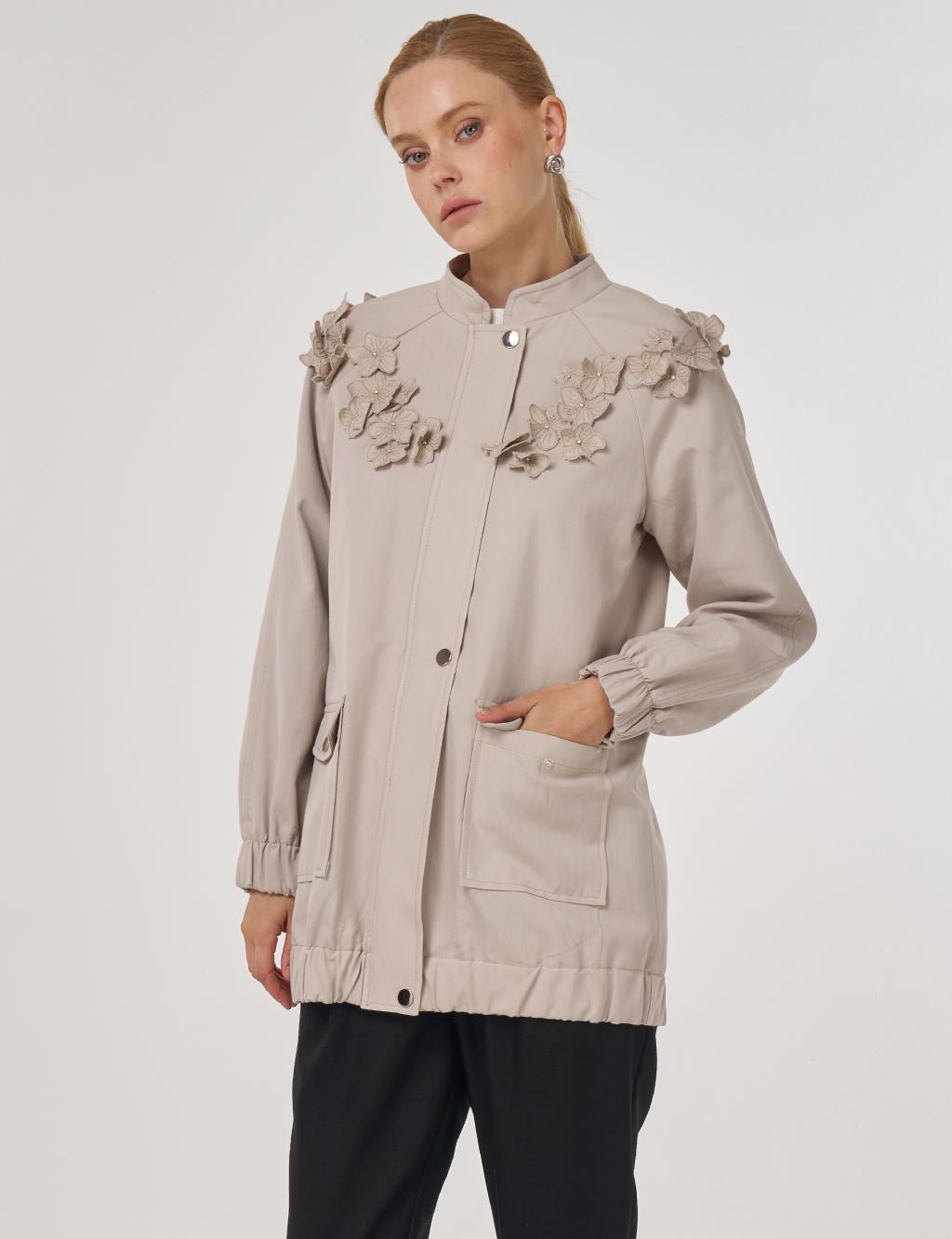 Aplike Detaylı Kısa Ceket Taş 