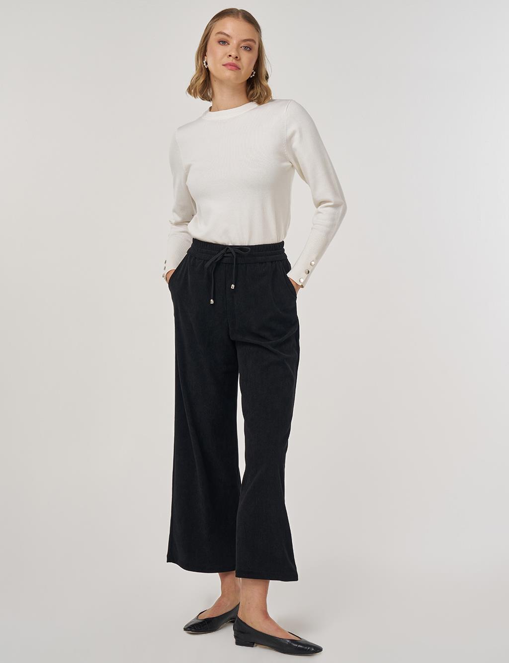 Relaxed-Fit Velvet Pants in Black