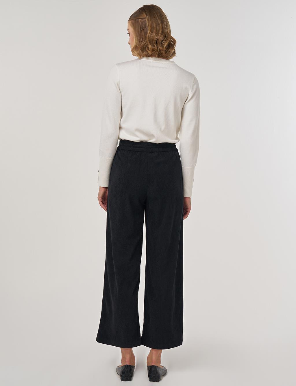 Relaxed-Fit Velvet Pants in Black