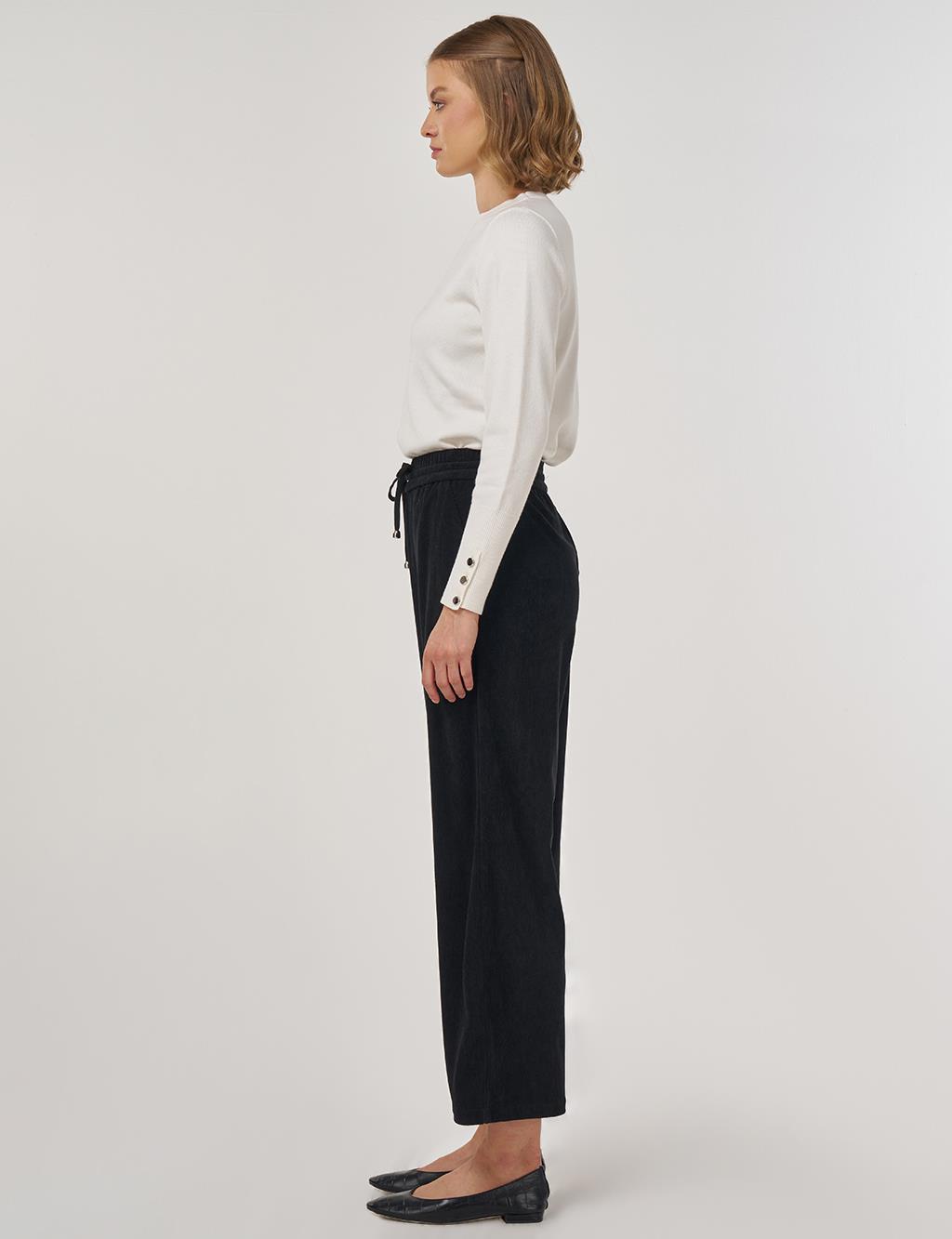 Relaxed-Fit Velvet Pants in Black