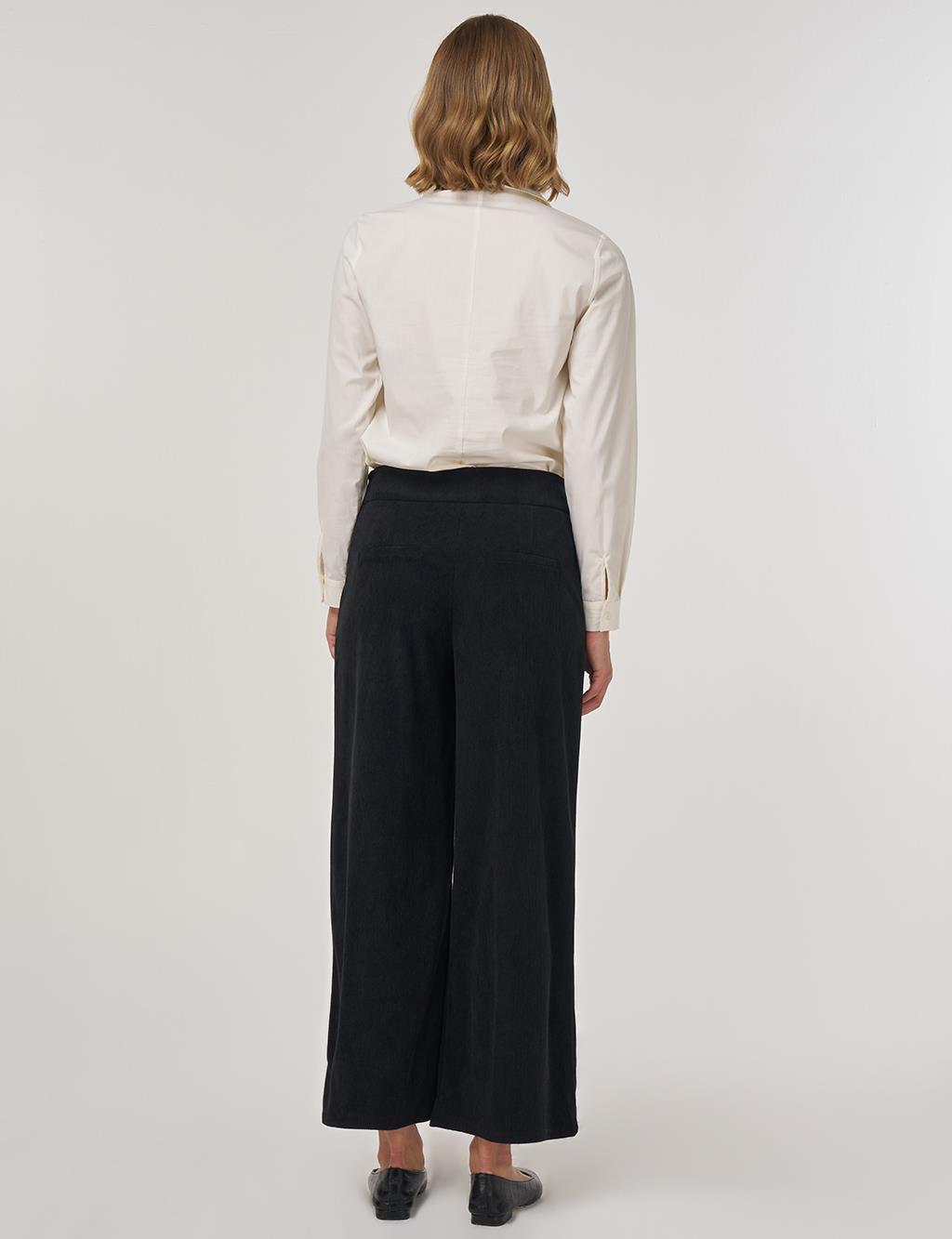 Velvet Pants with Pocket Detail in Black