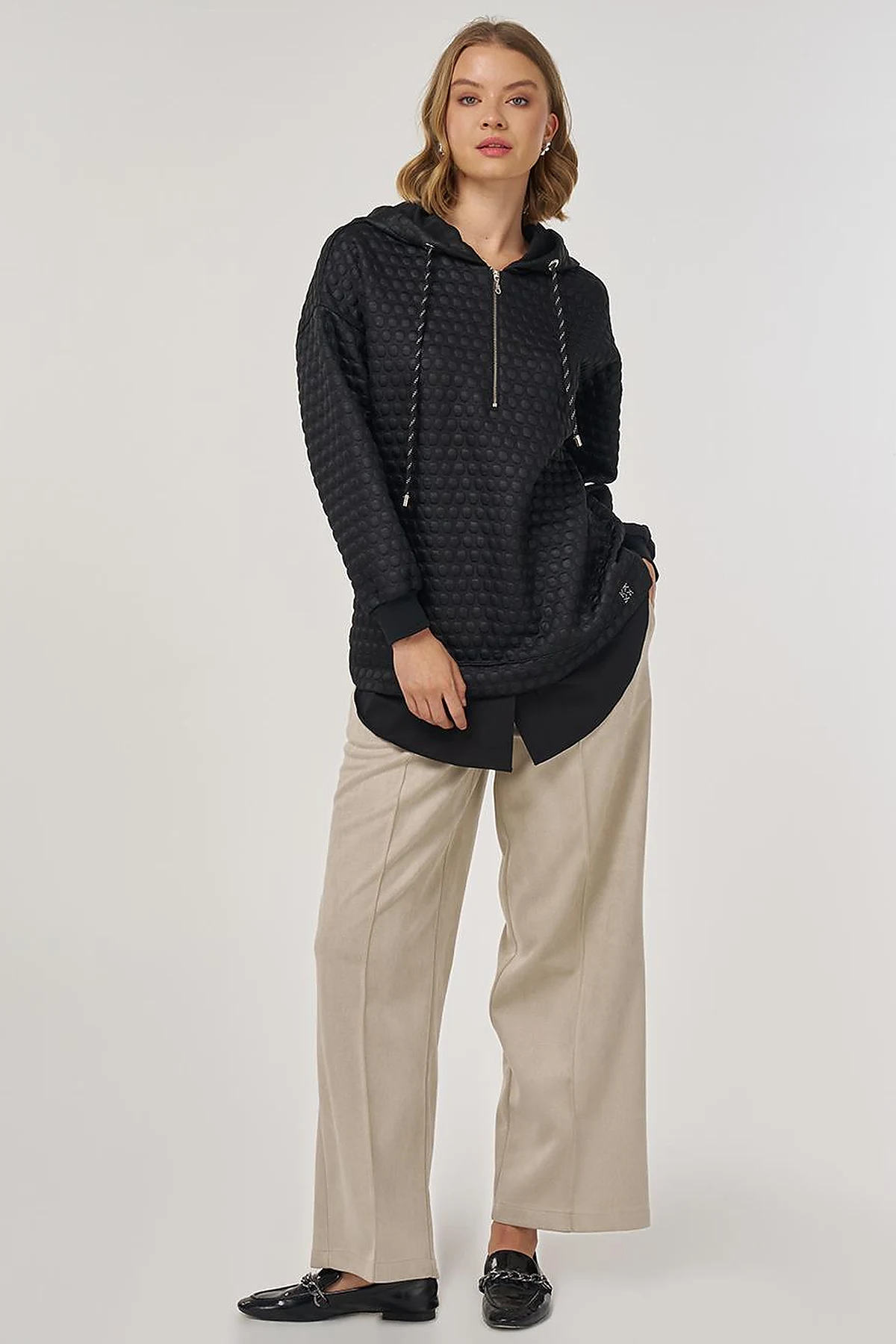 Textured Sweatshirt in Black