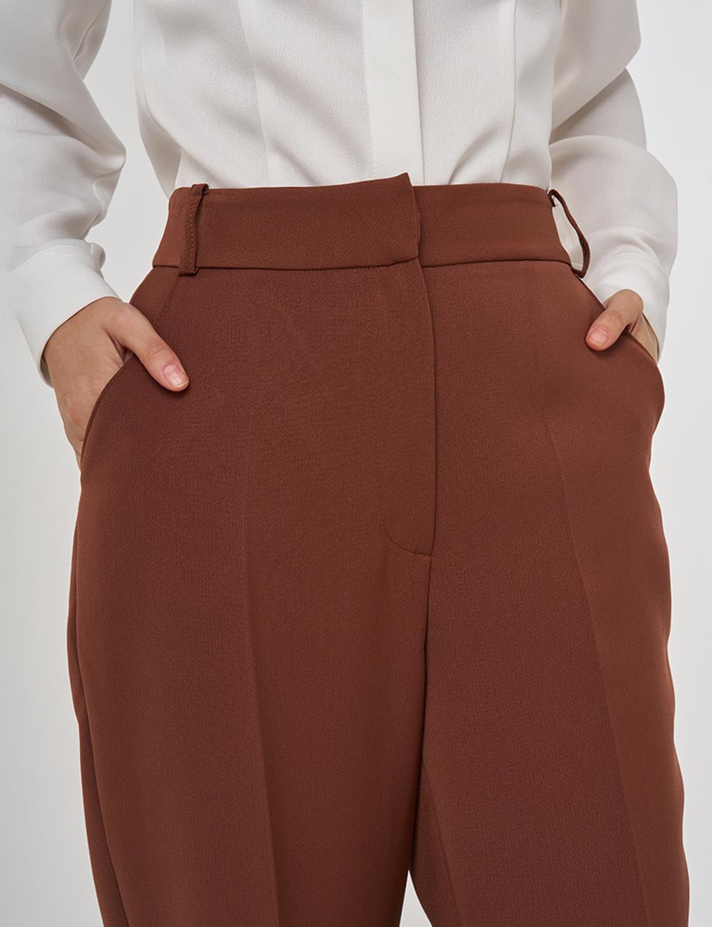 Double-Legged Fabric Trousers in Coffee