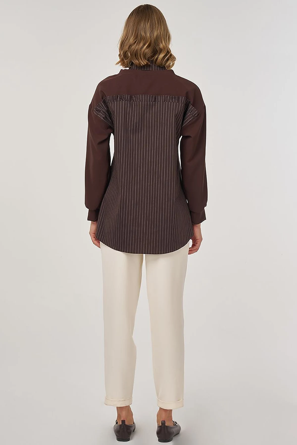 Shirt-Detail Sweatshirt Dark Brown