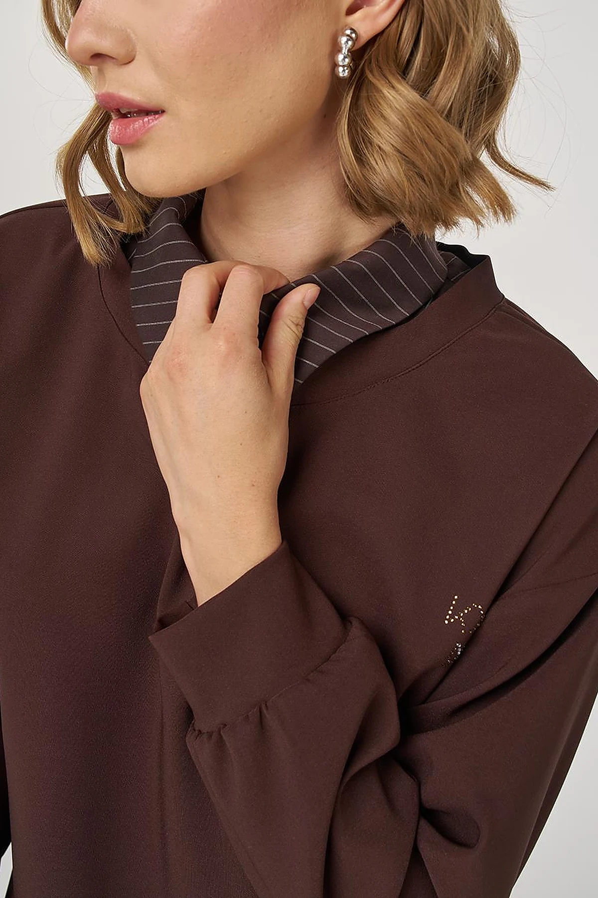 Shirt-Detail Sweatshirt Dark Brown