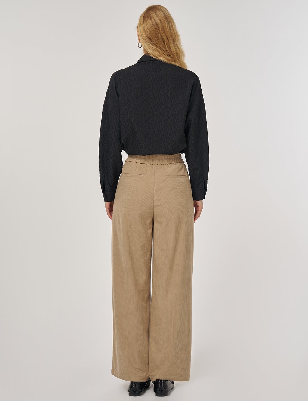 Velvet Pants with Metal Accessories Mink