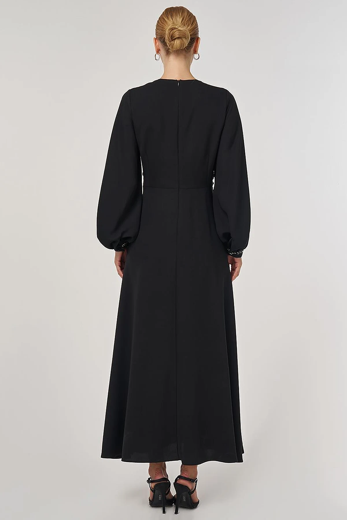 Waist-Detailed Elegant Dress in Black