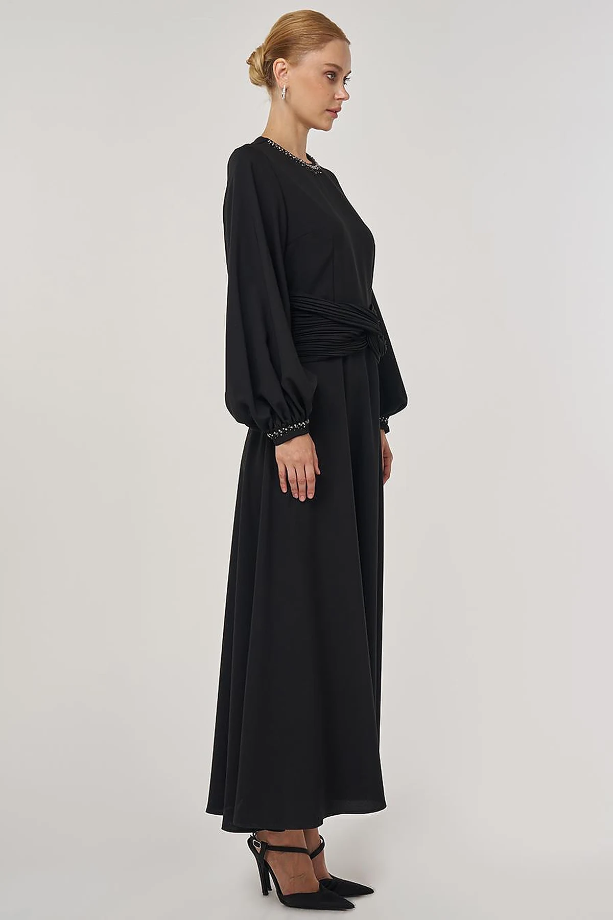 Waist-Detailed Elegant Dress in Black