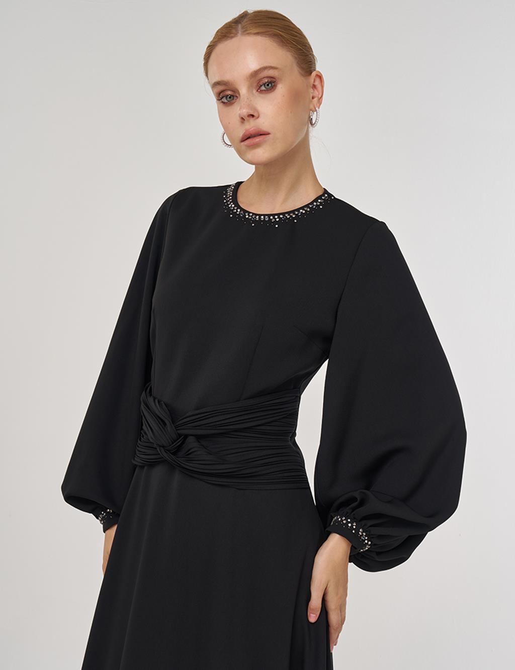 Bel Detaylı Şık Elbise Siyah
