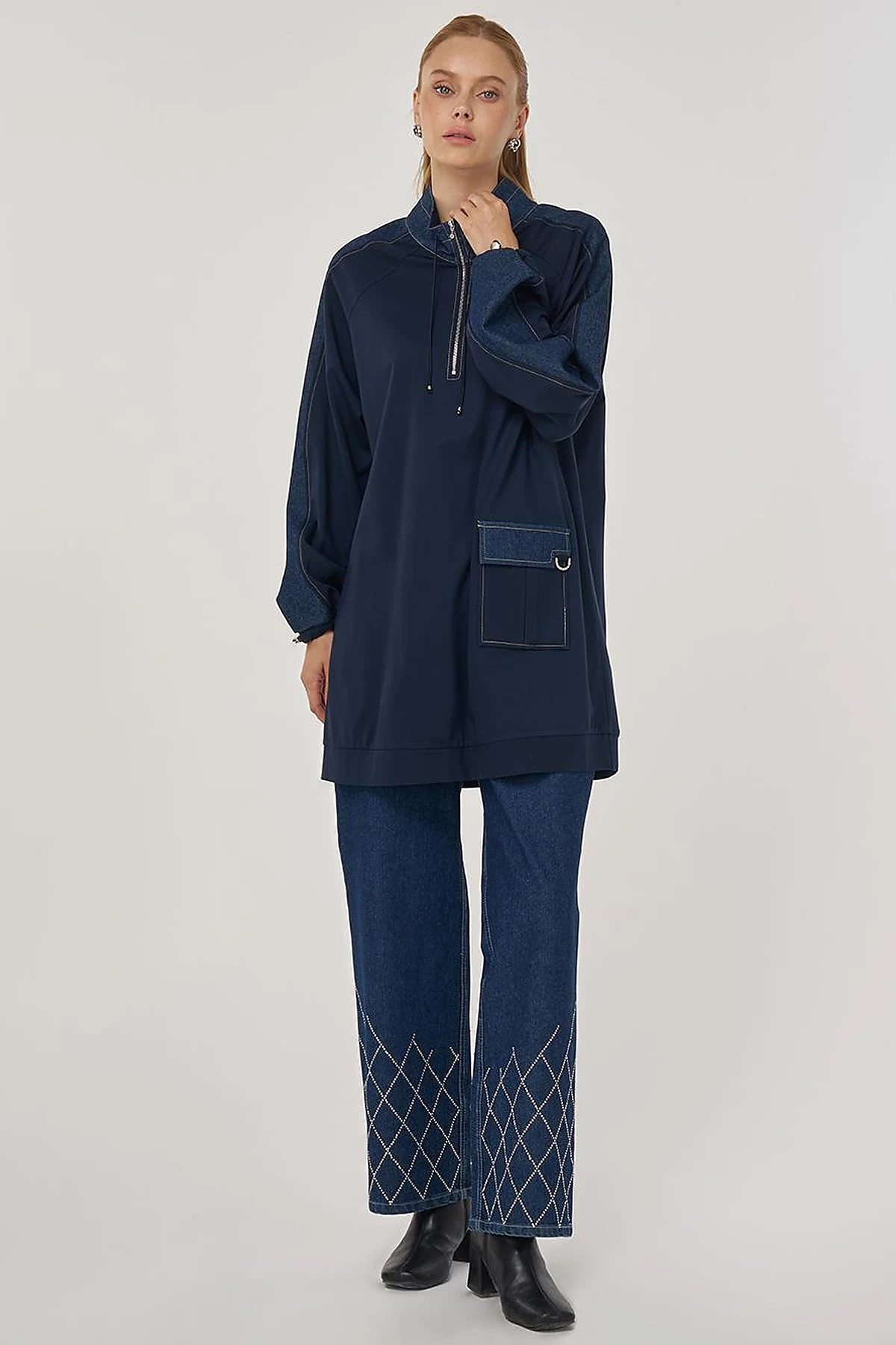 Fabric-Trimmed High Neck Sweatshirt in Dark Navy Blue