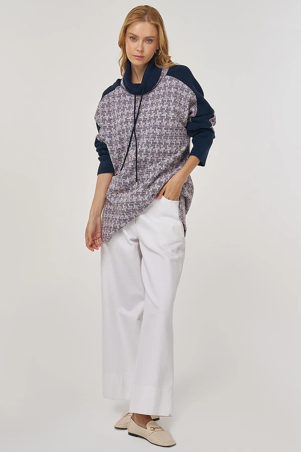 Knit-Trimmed Sweatshirt in Indigo