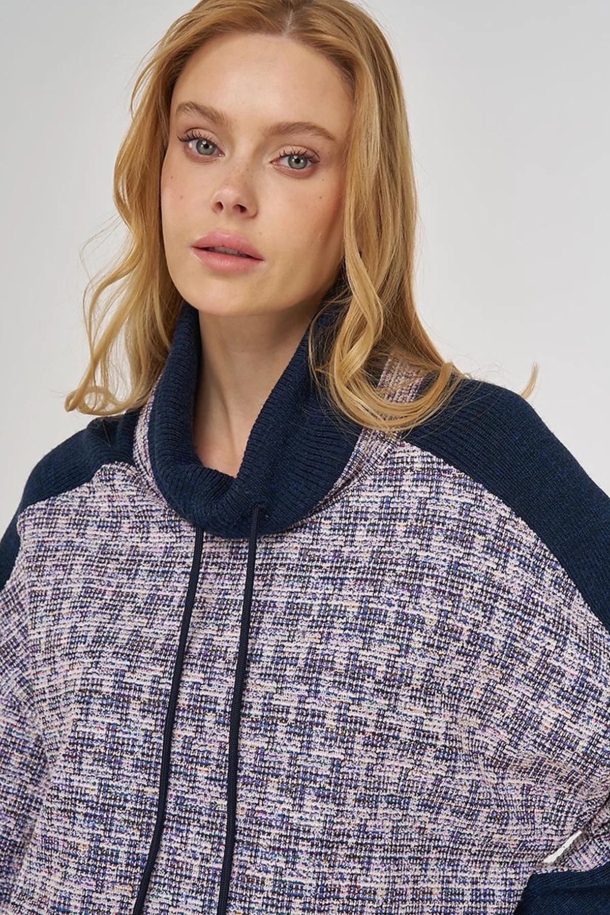 Knit-Trimmed Sweatshirt in Indigo