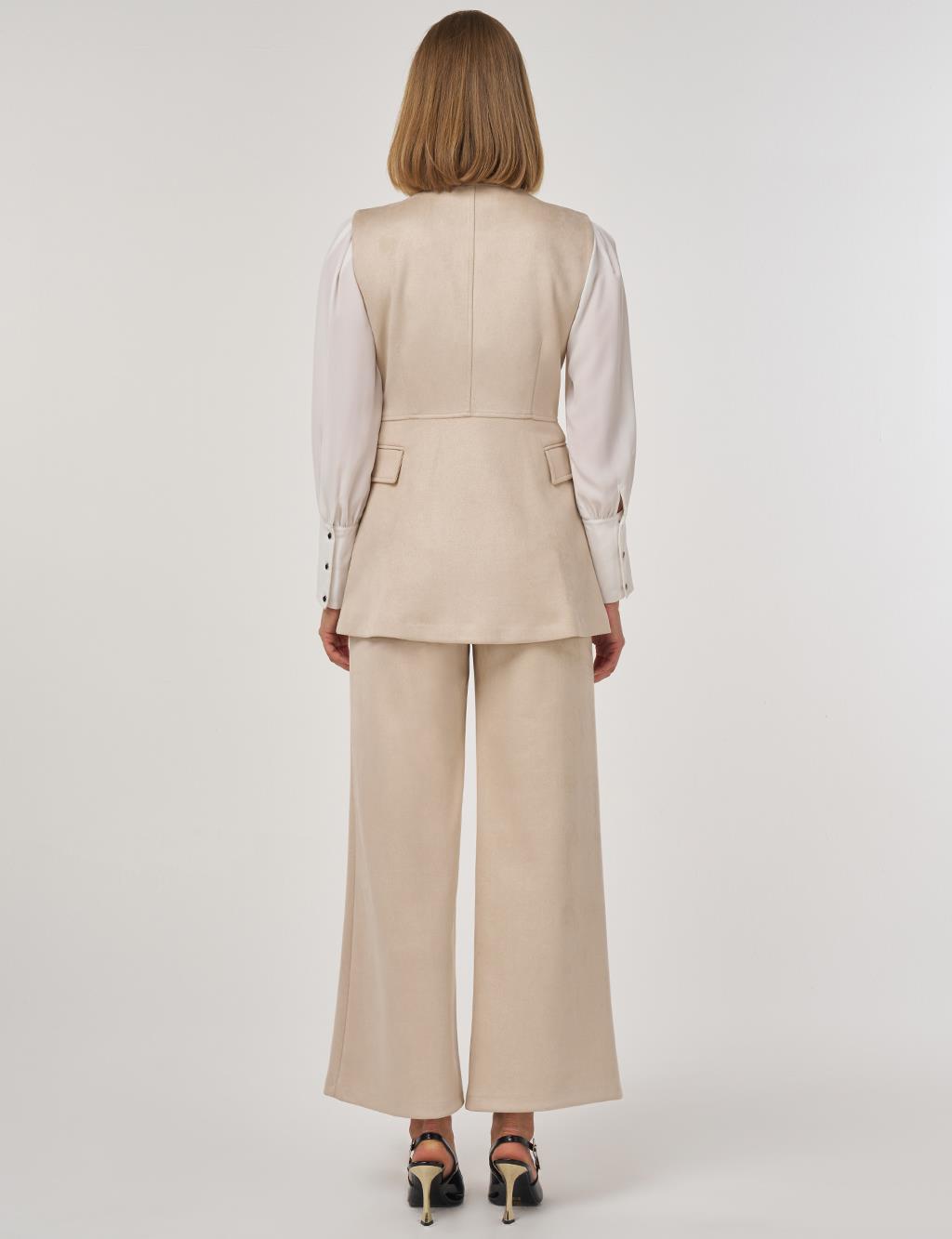 Buckle Detailed Suede Two-Piece Suit Cream