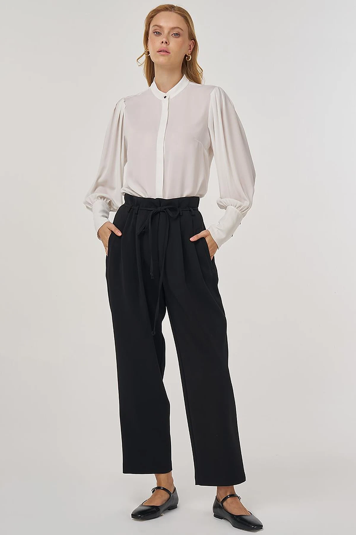 Pleated Lace-Up Belted Pipe-Leg Trousers Black