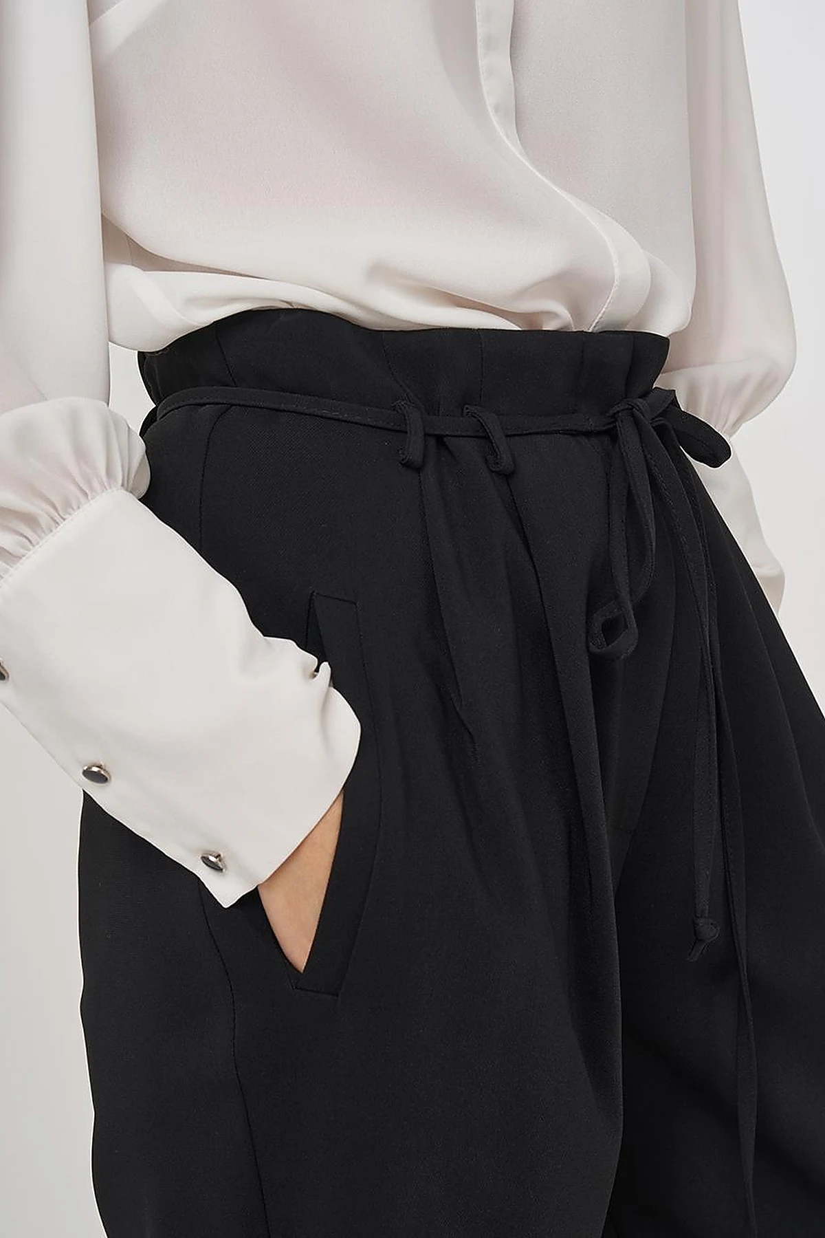 Pleated Lace-Up Belted Pipe-Leg Trousers Black