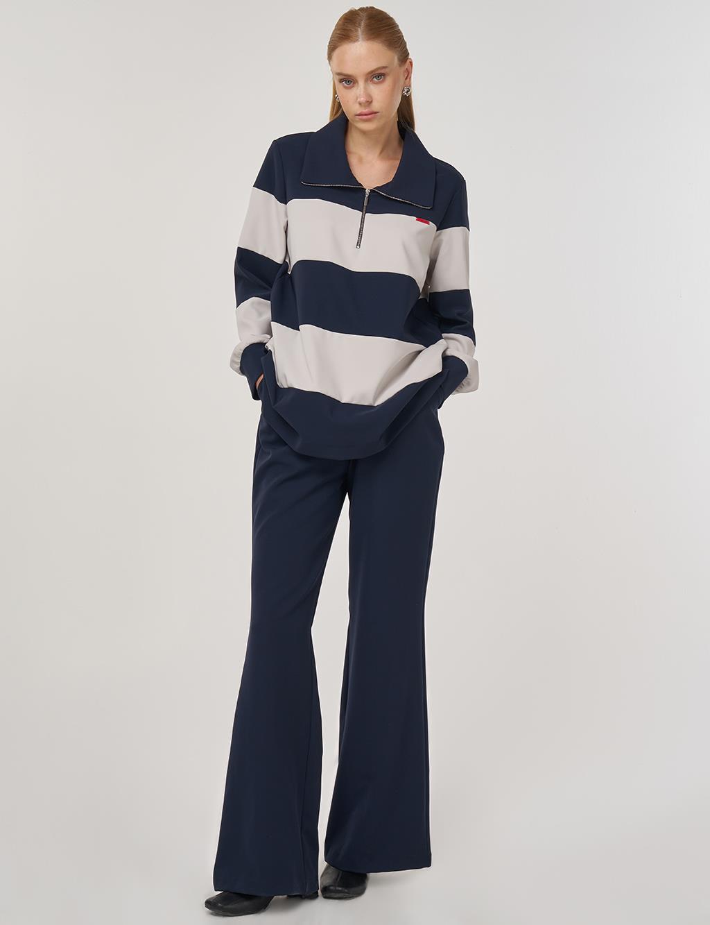 Color-Blocked Wide-Collar Sweatshirt Dark Navy