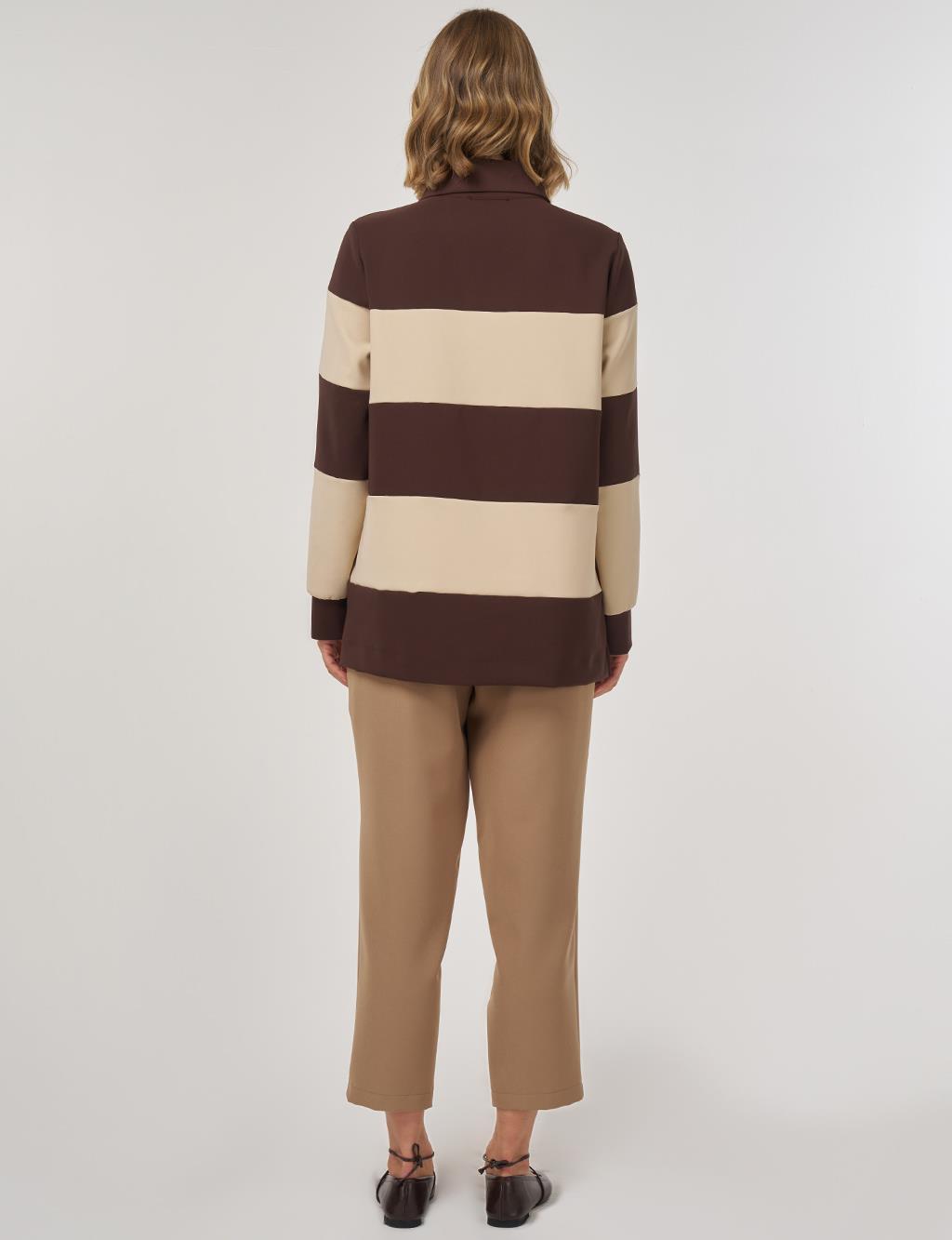 Color-Blocked Wide-Collar Sweatshirt Dark Brown