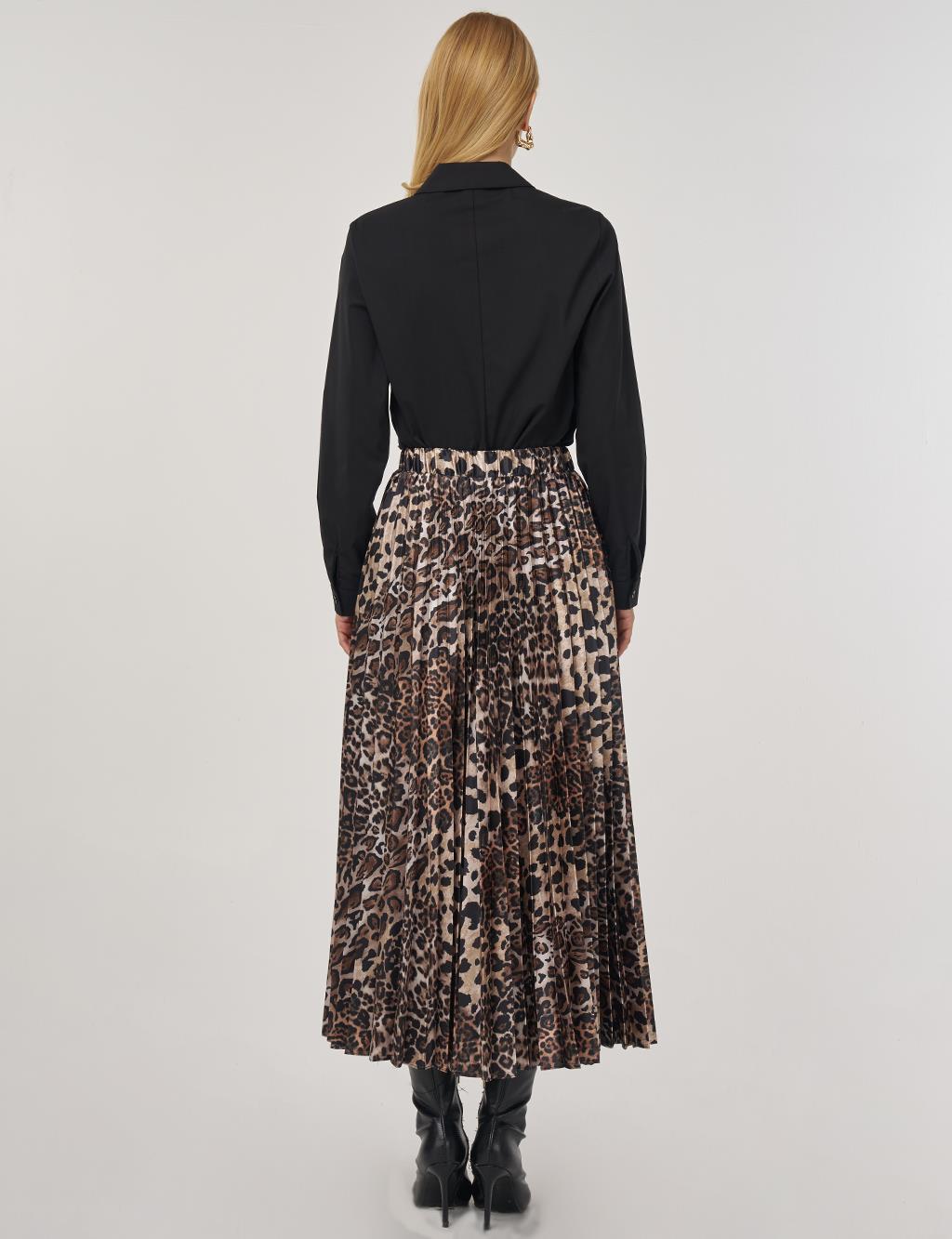 Leopard Print Pleated Skirt in Beige