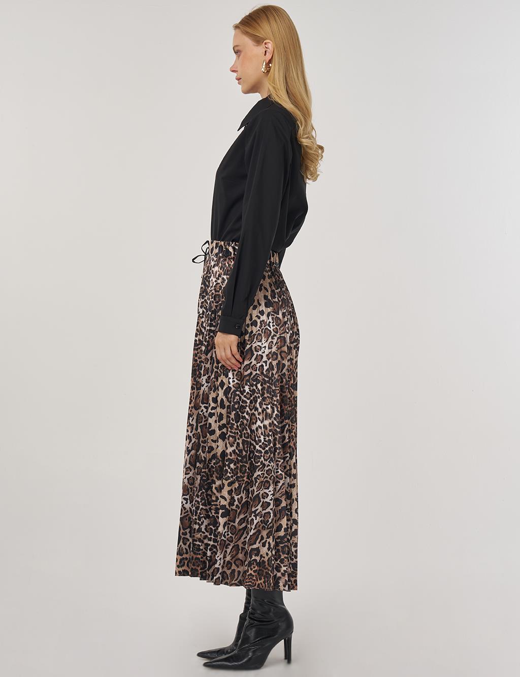 Leopard Print Pleated Skirt in Beige