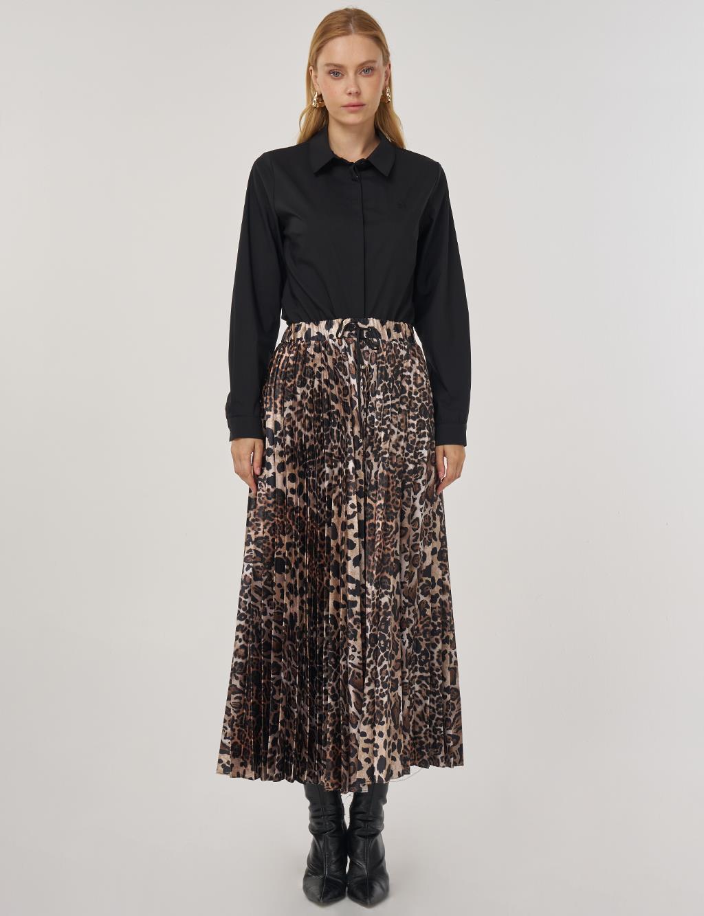Leopard Print Pleated Skirt in Beige