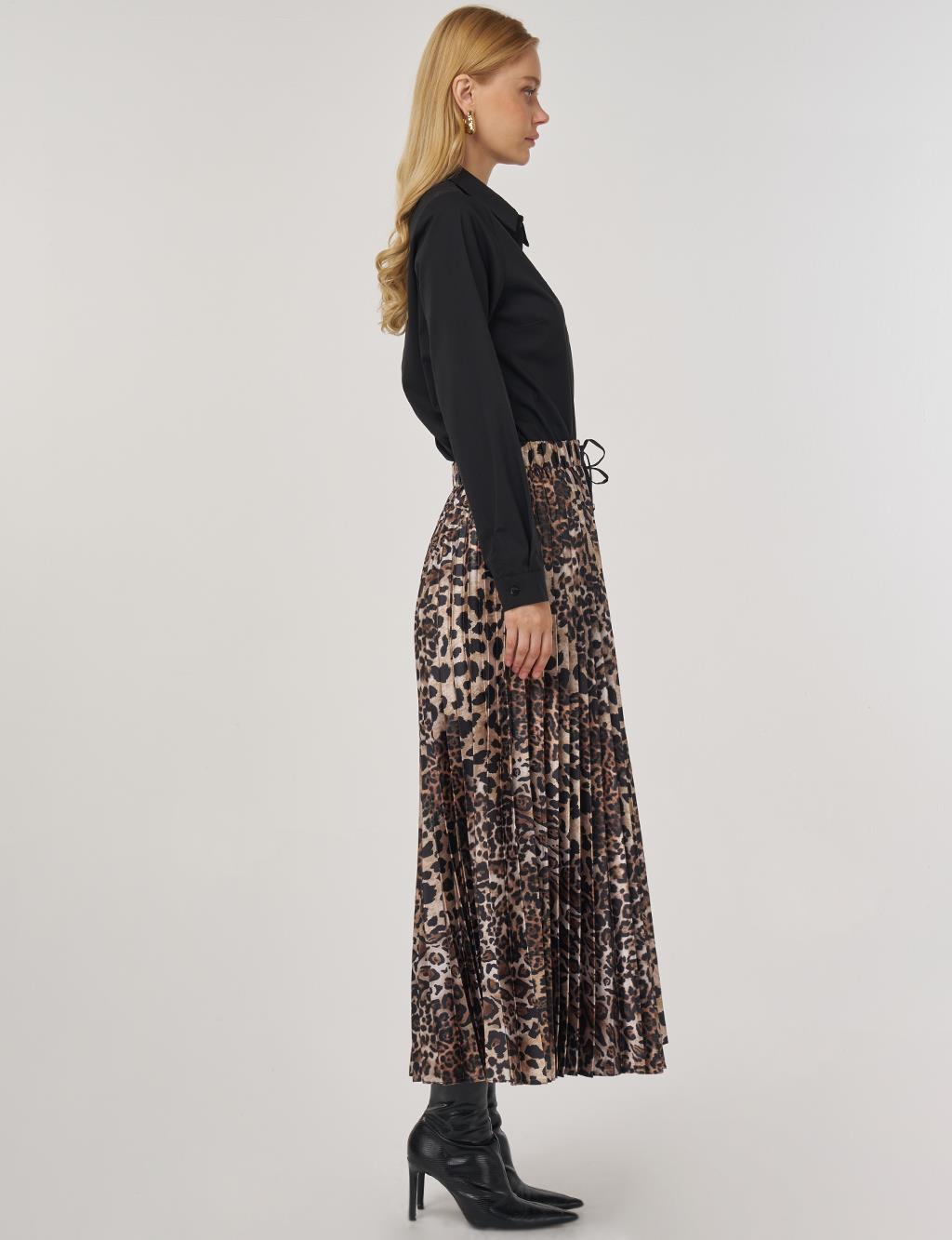 Leopard Print Pleated Skirt in Beige
