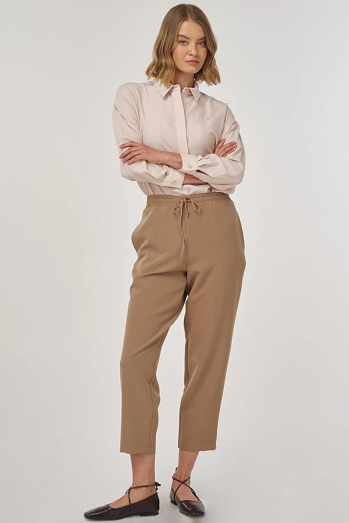 Relaxed Elastic Waist Trousers in Dark Mink