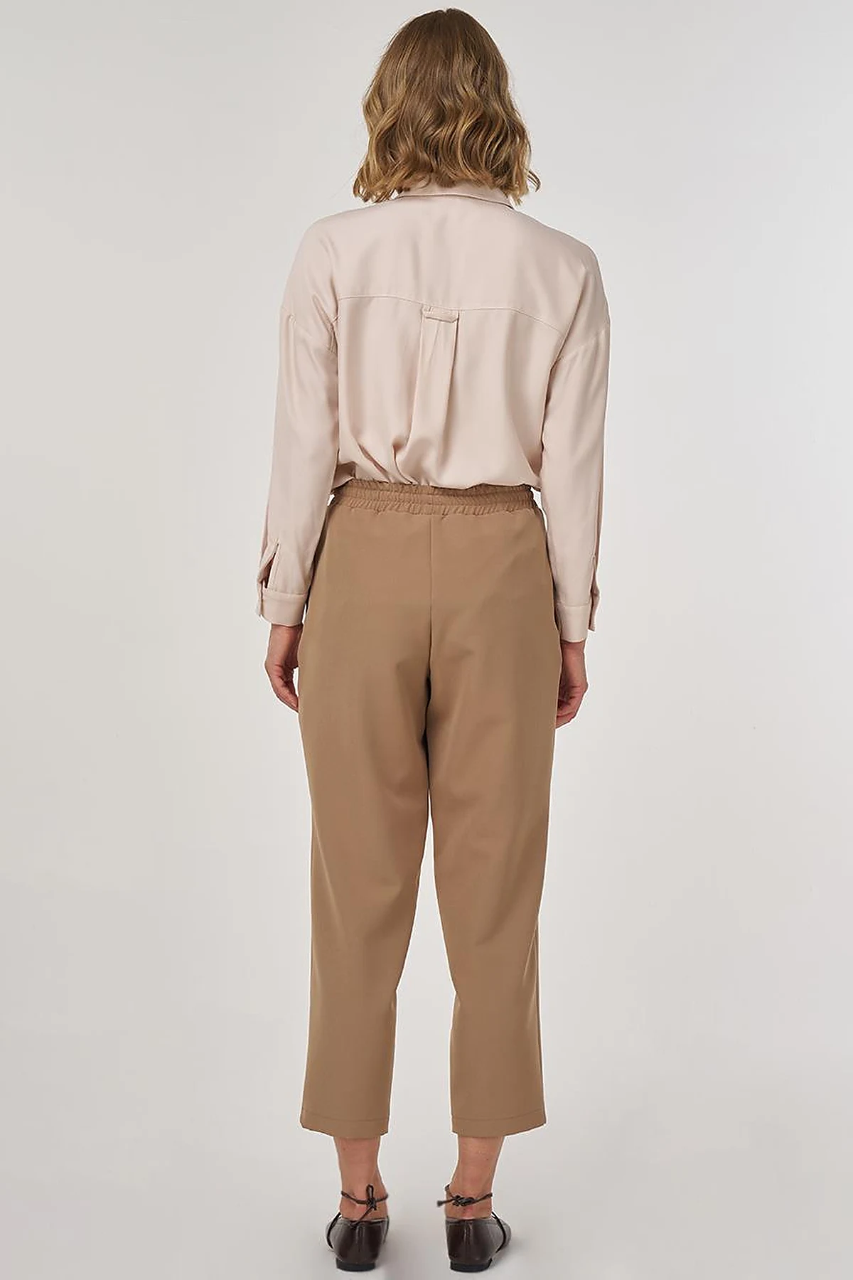 Relaxed Elastic Waist Trousers in Dark Mink