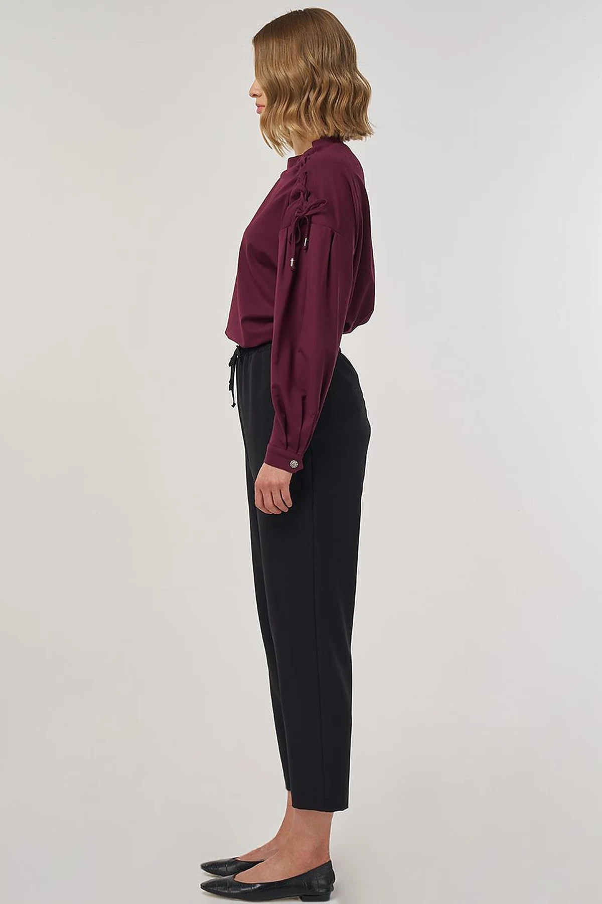 Relaxed Elastic Waist Trousers in Black