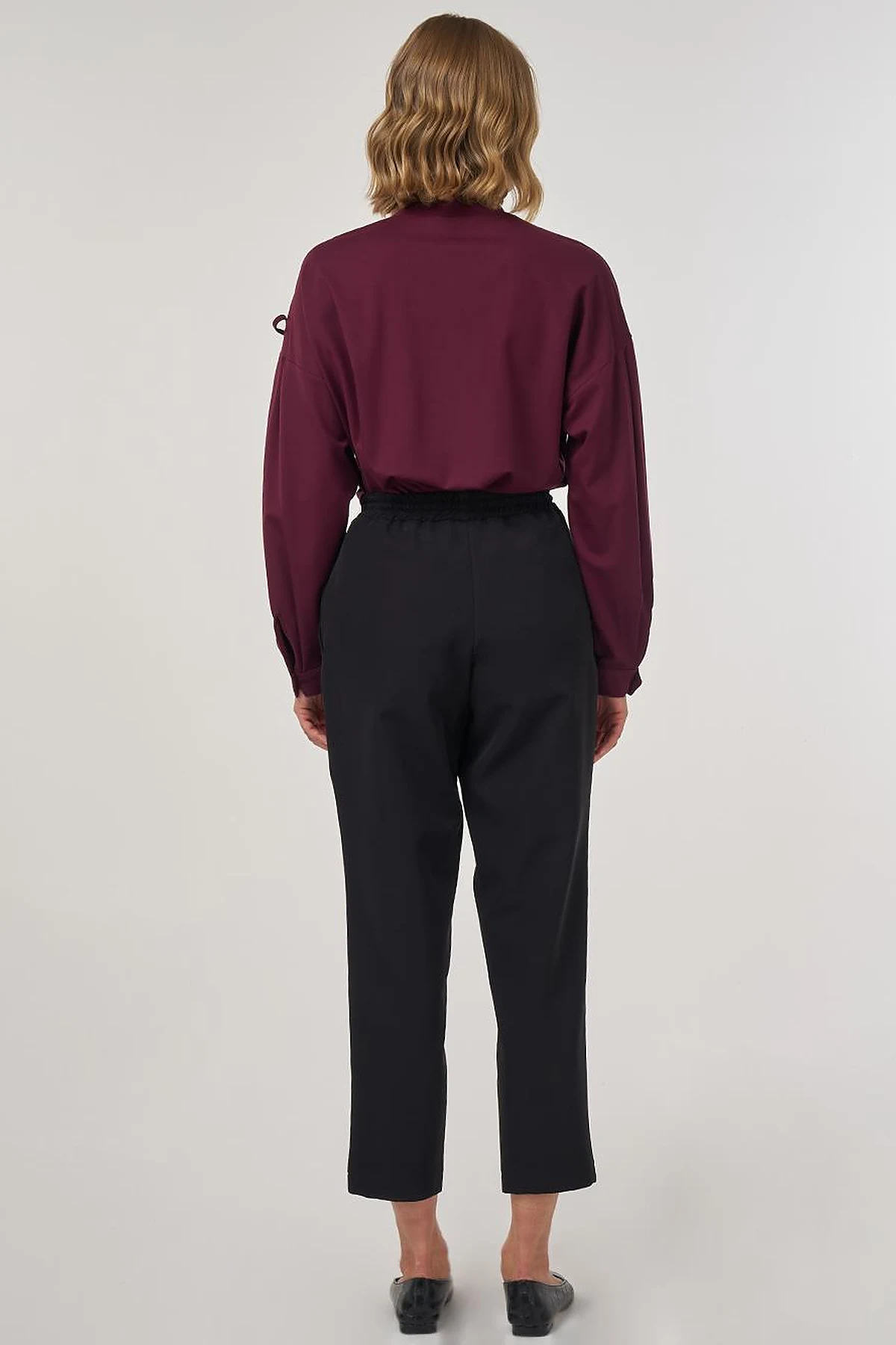 Relaxed Elastic Waist Trousers in Black