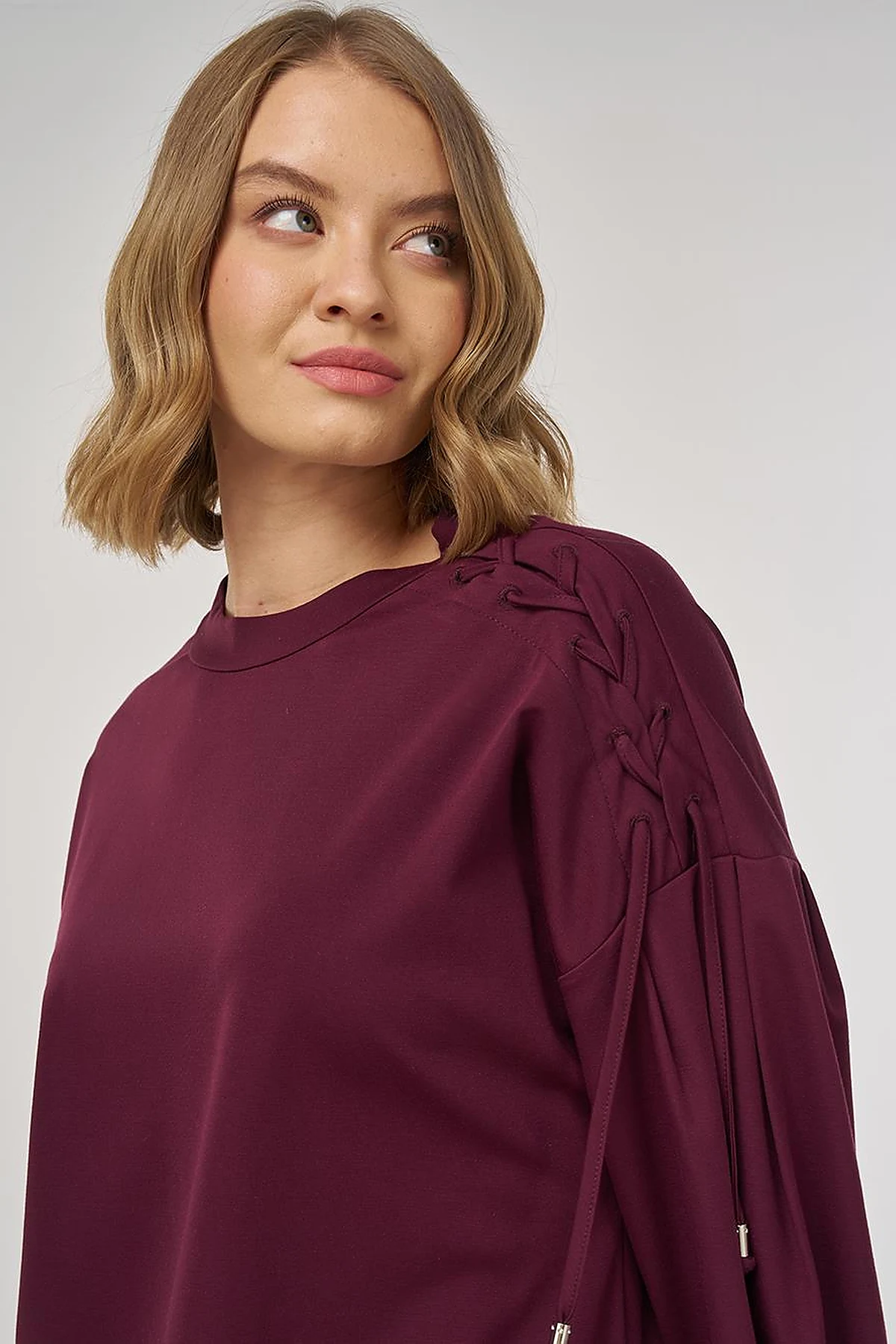 Shoulder-Tie Sweatshirt in Dark Burgundy